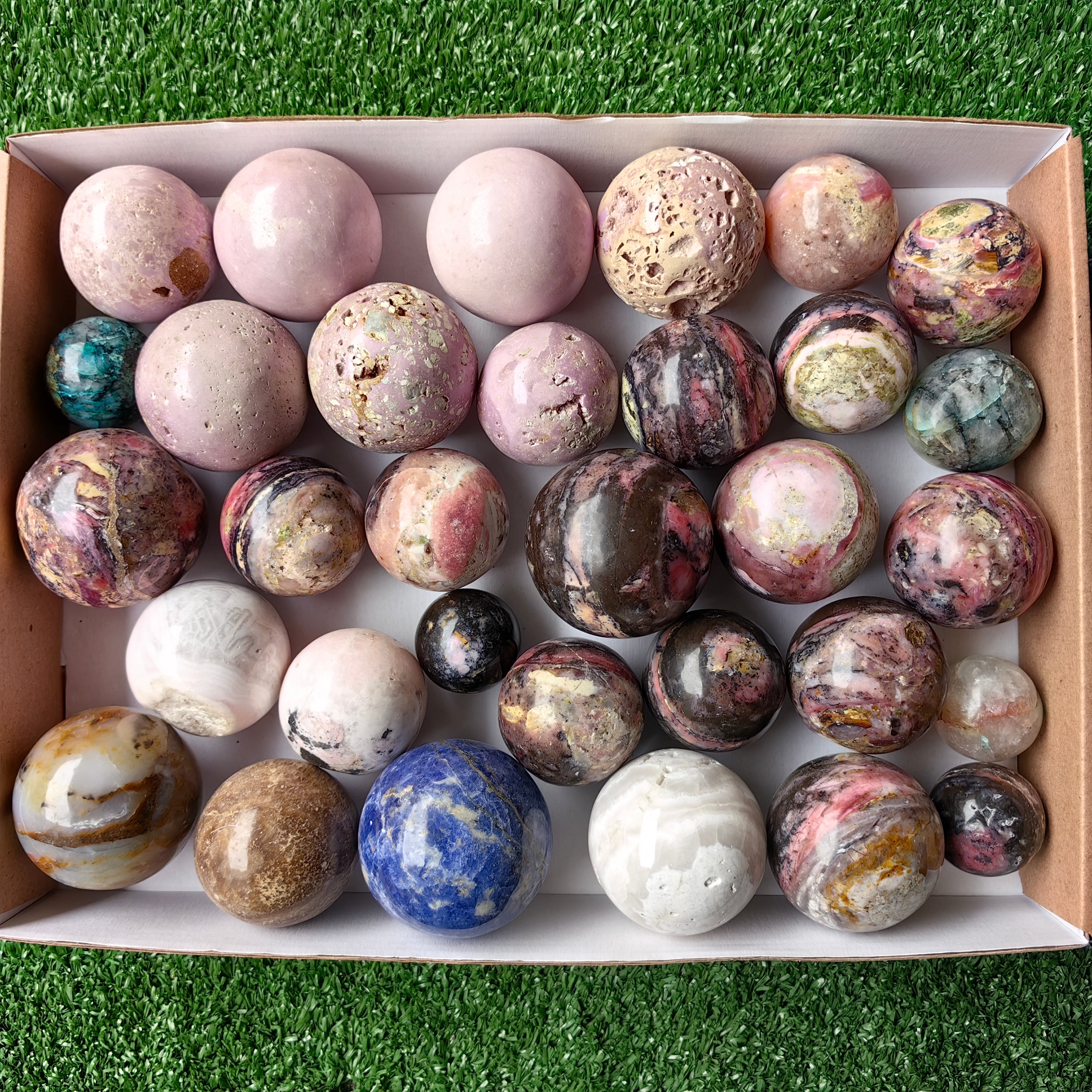 Lot 32 pcs Sphere of mixed stones