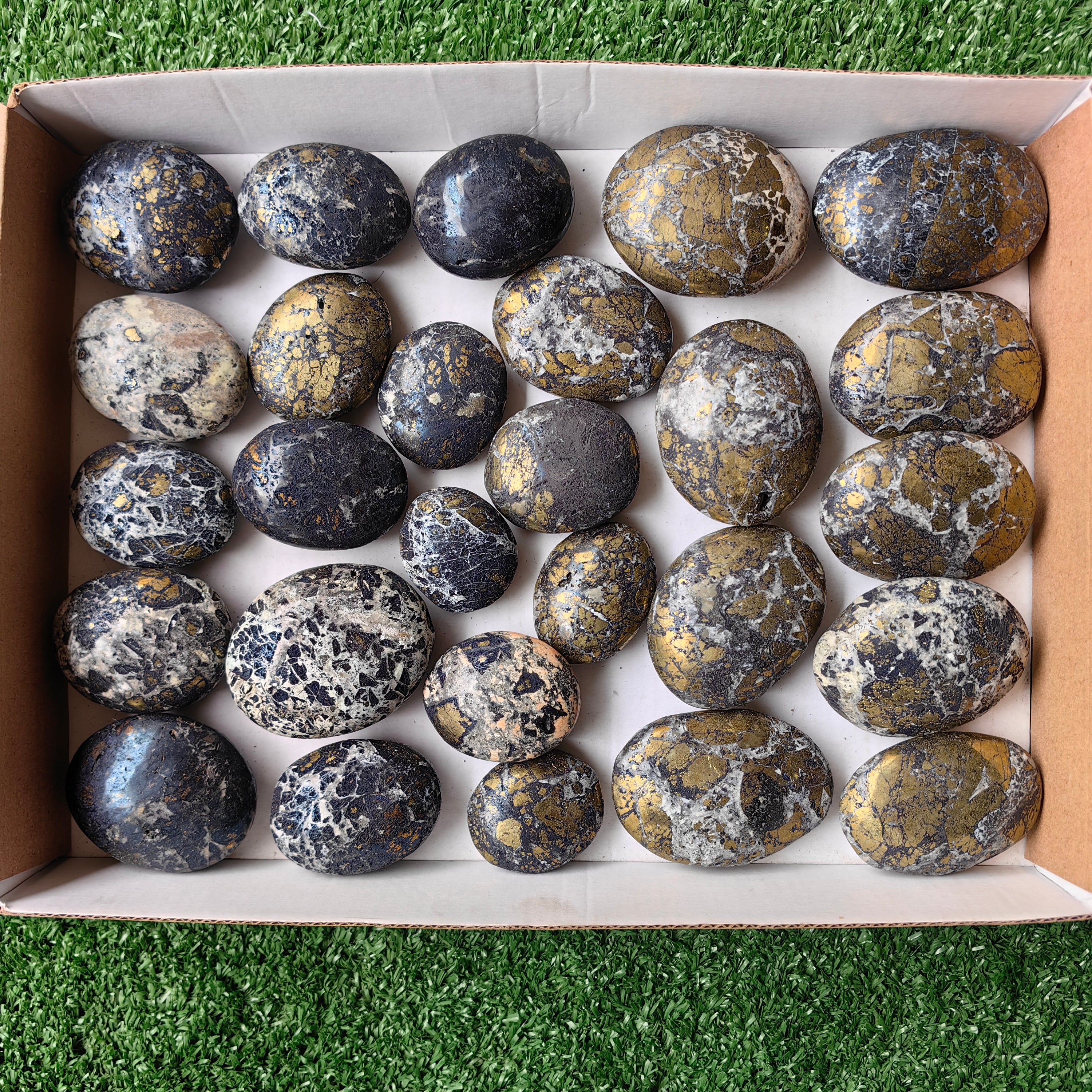 lot 27 pcs Covellite on Chalcopyrite palm