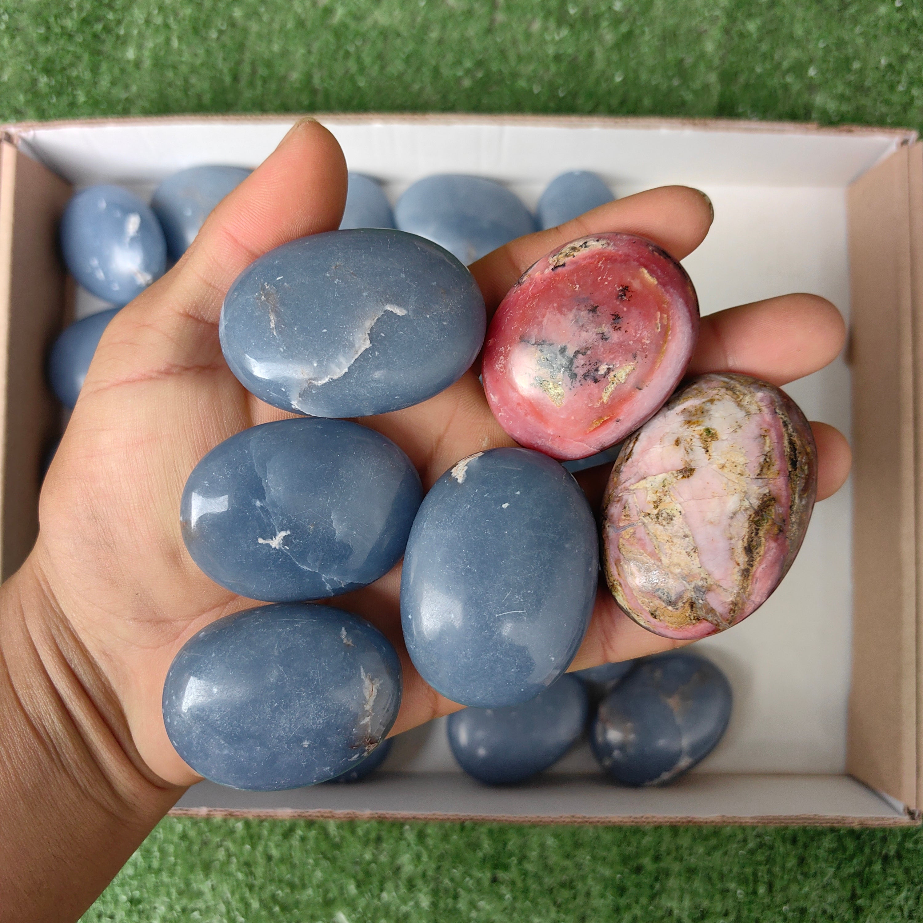 Lot 2 pcs Strawberry Pink Opal Palm / 30 pcs Angelite palm