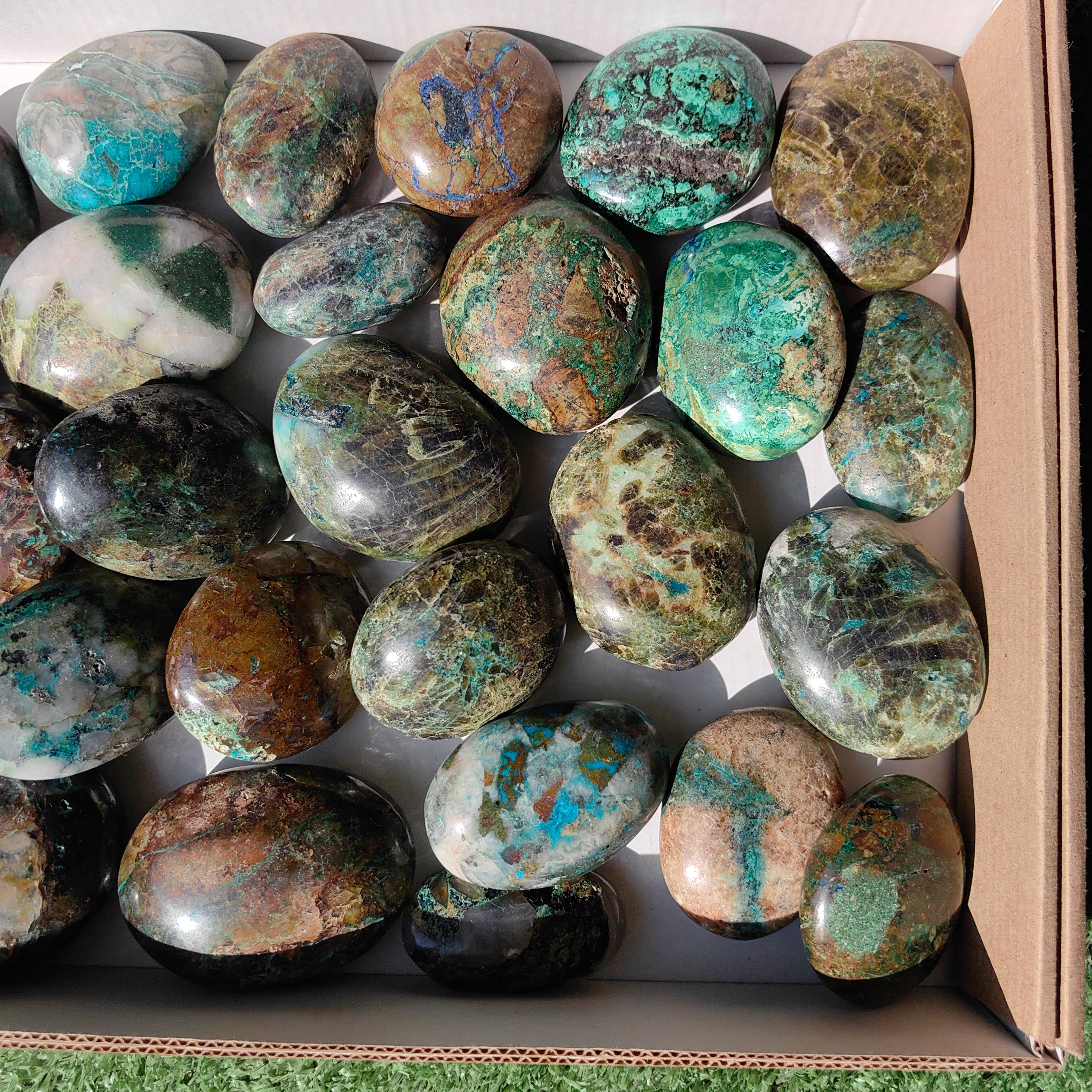 Lot 29 pcs Epidote on Chrysocolla with Quartz Palm