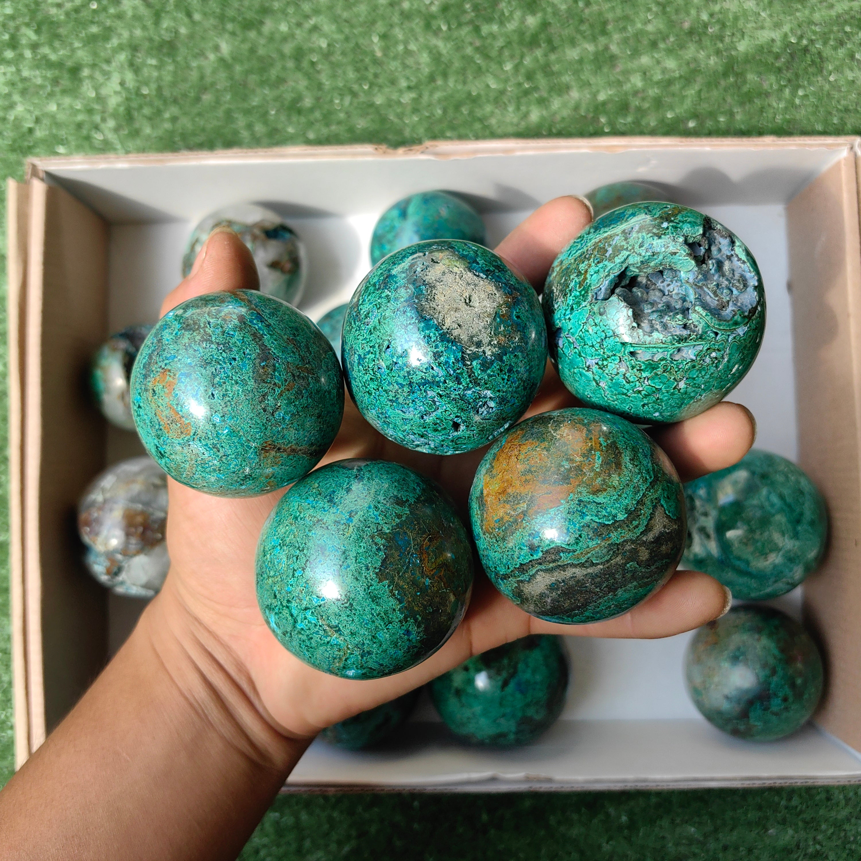 Lot 21 pcs Chrysocolla on Malachite and quartz