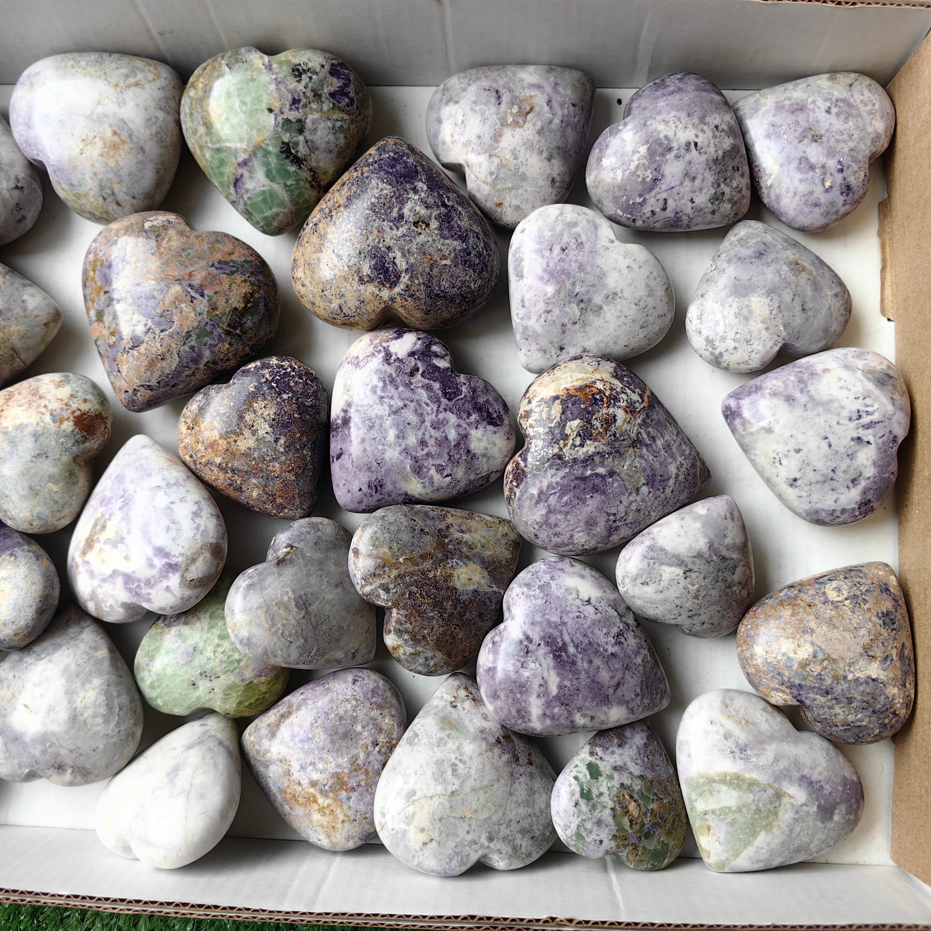 Lot 32 pcs Bolivianite heart