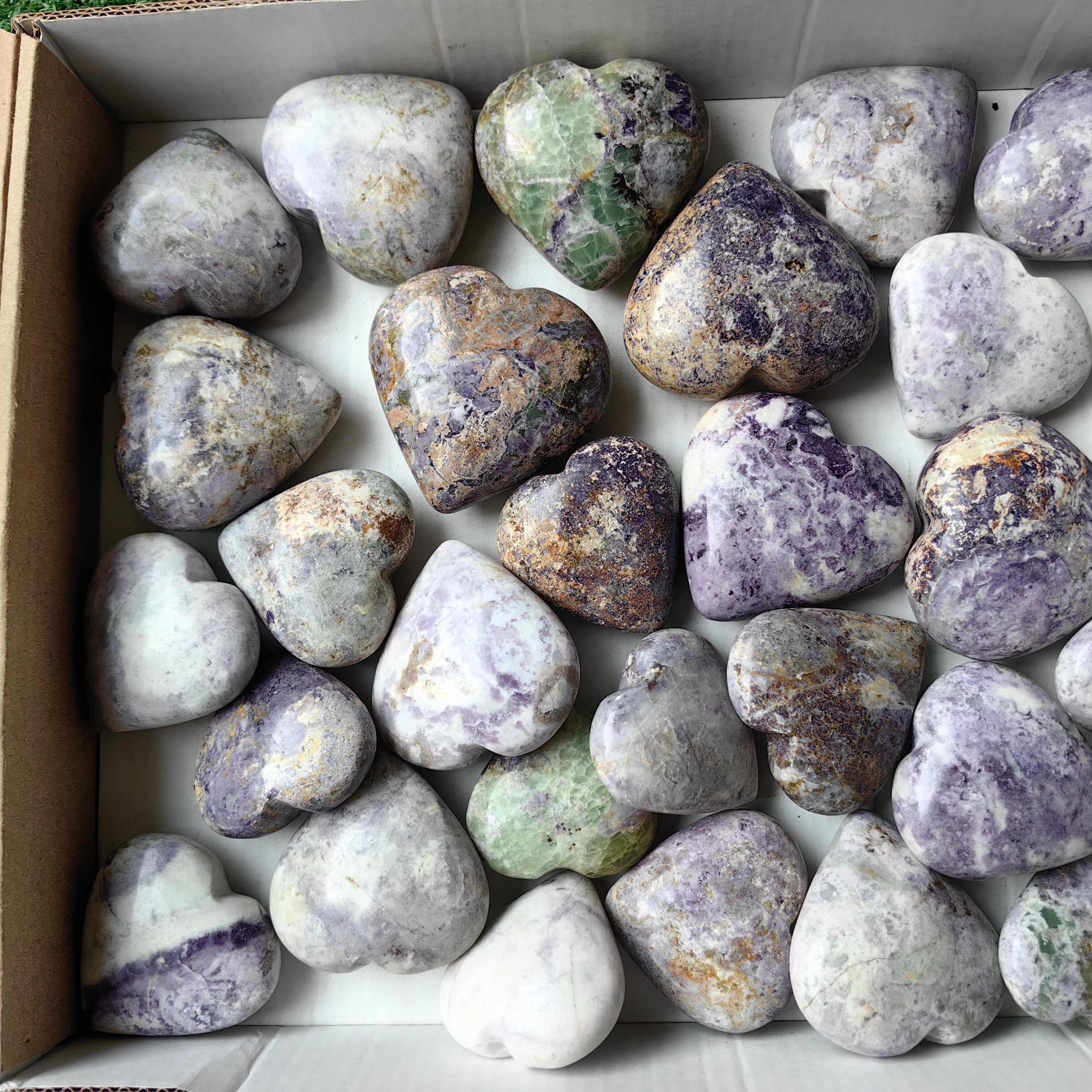 Lot 32 pcs Bolivianite heart