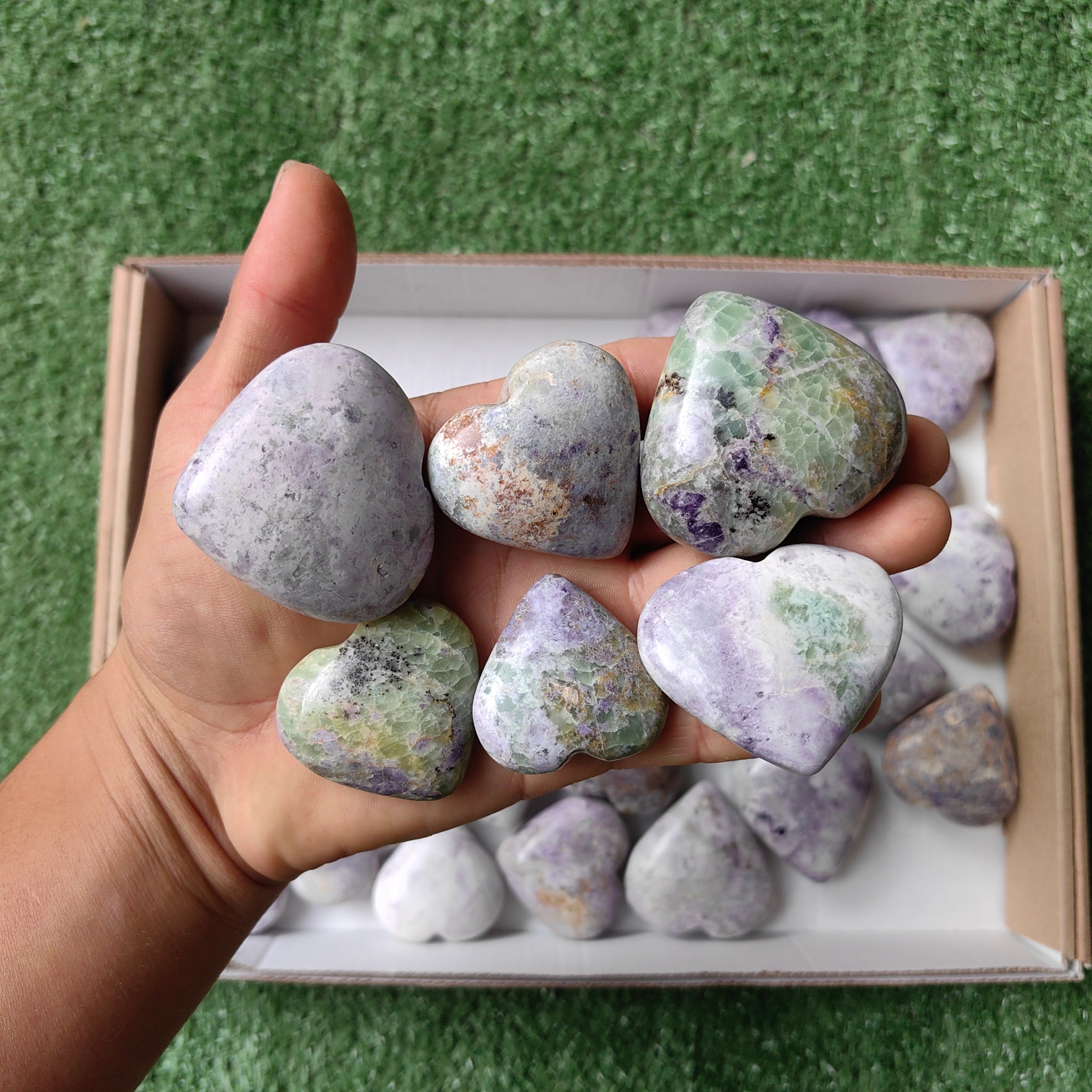 Lot 32 pcs Bolivianite heart