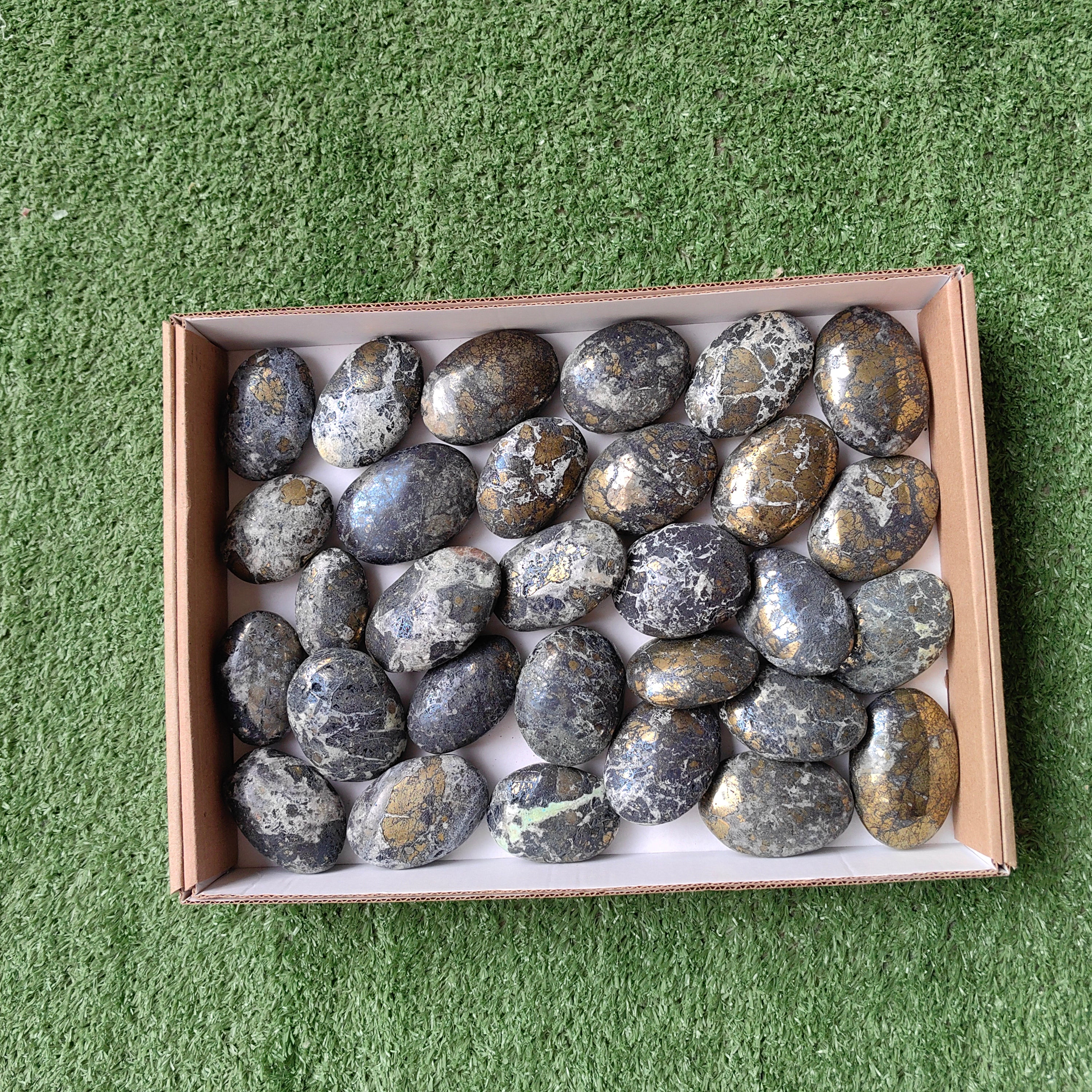 Lot 30 pcs Covellite with Chalcopyrite palm