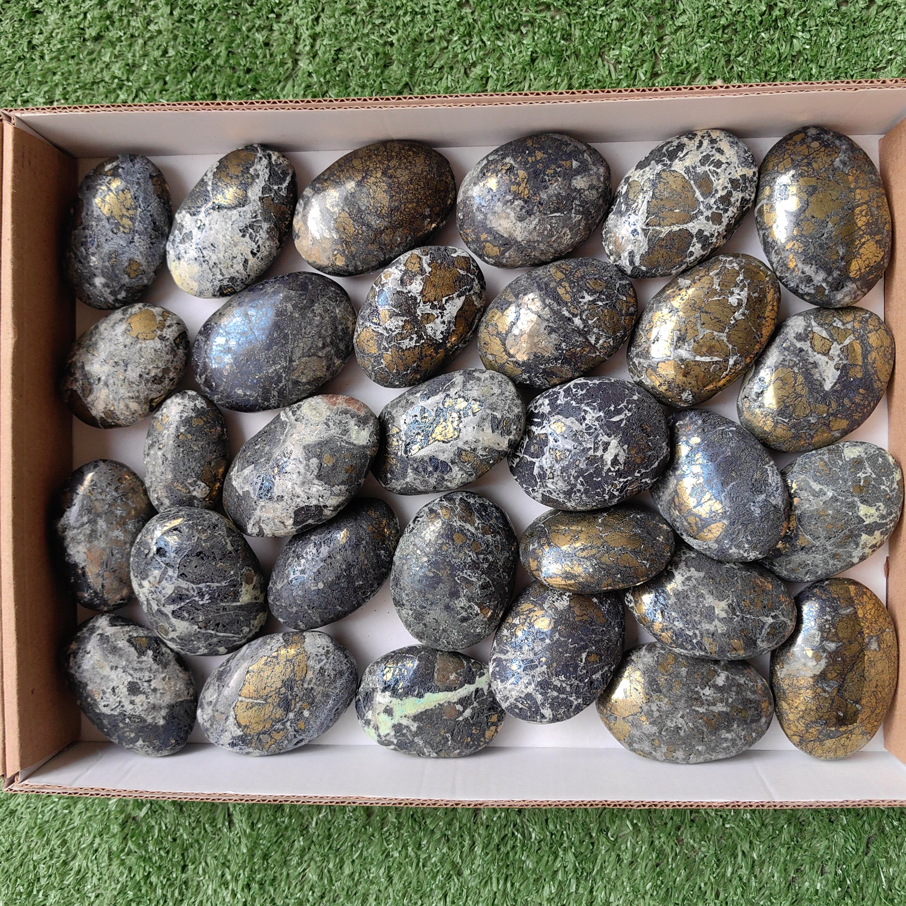 Lot 30 pcs Covellite with Chalcopyrite palm