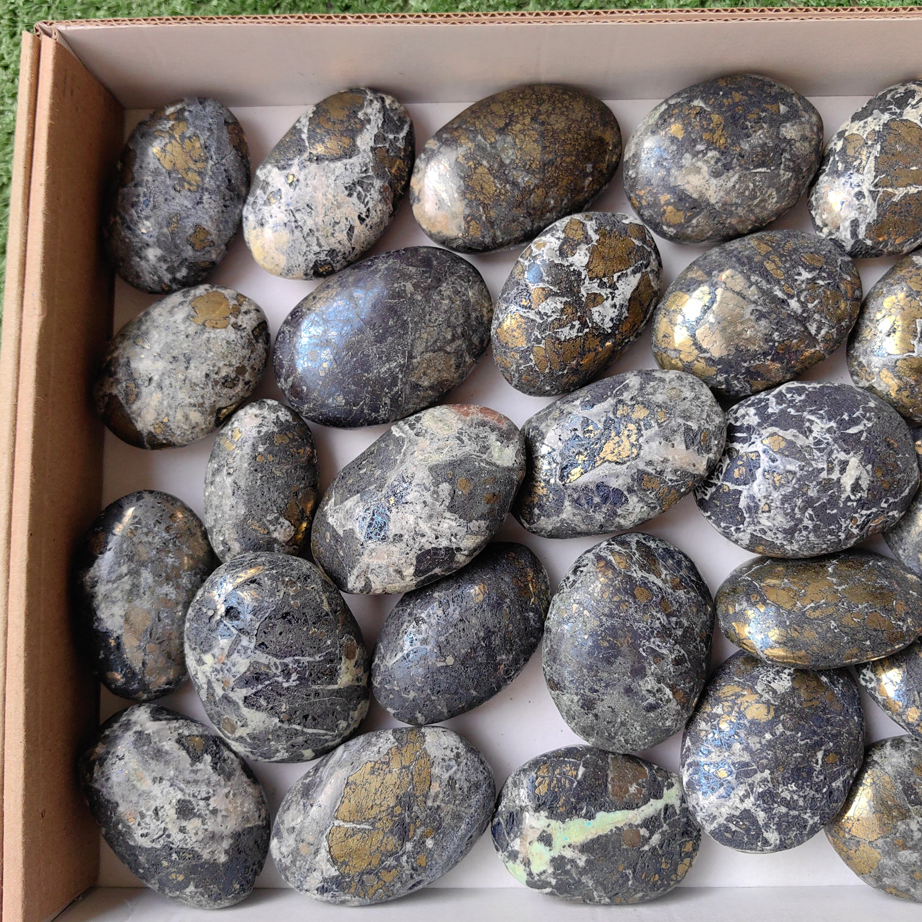 Lot 30 pcs Covellite with Chalcopyrite palm