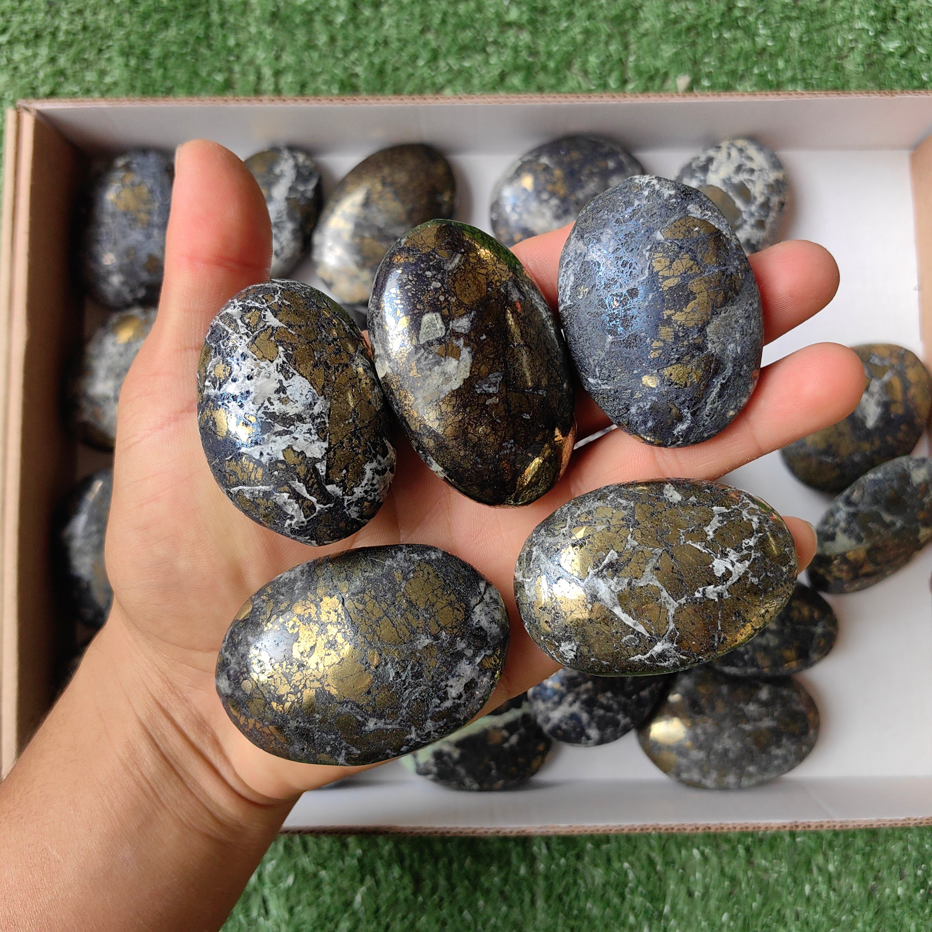 Lot 30 pcs Covellite with Chalcopyrite palm