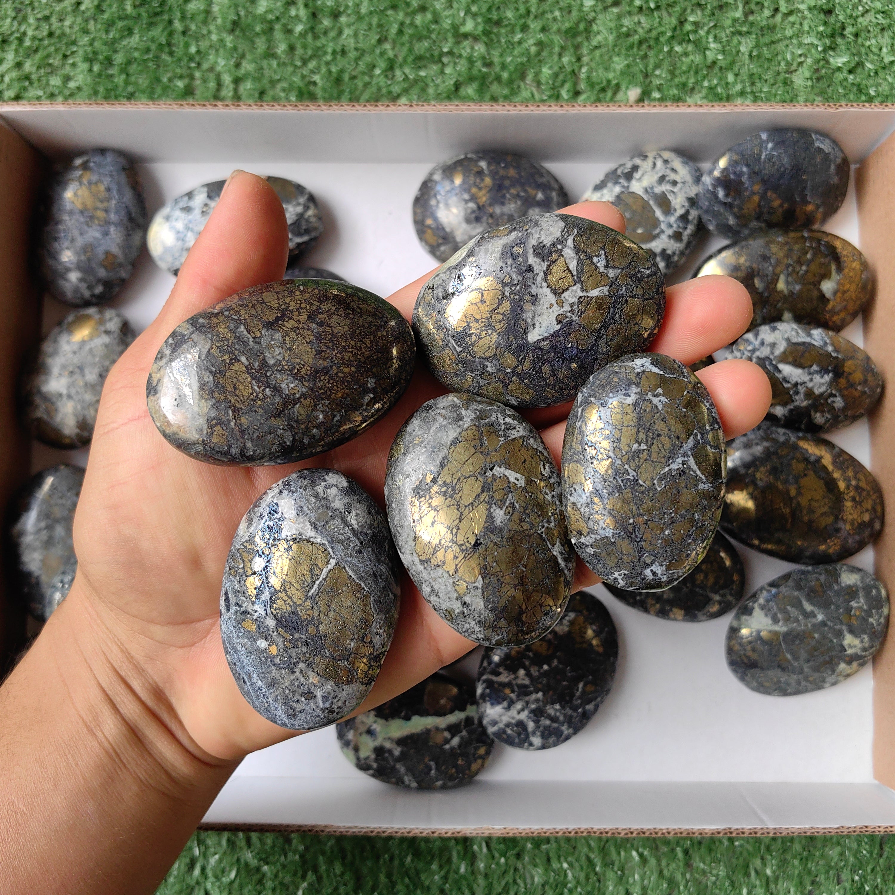 Lot 30 pcs Covellite with Chalcopyrite palm