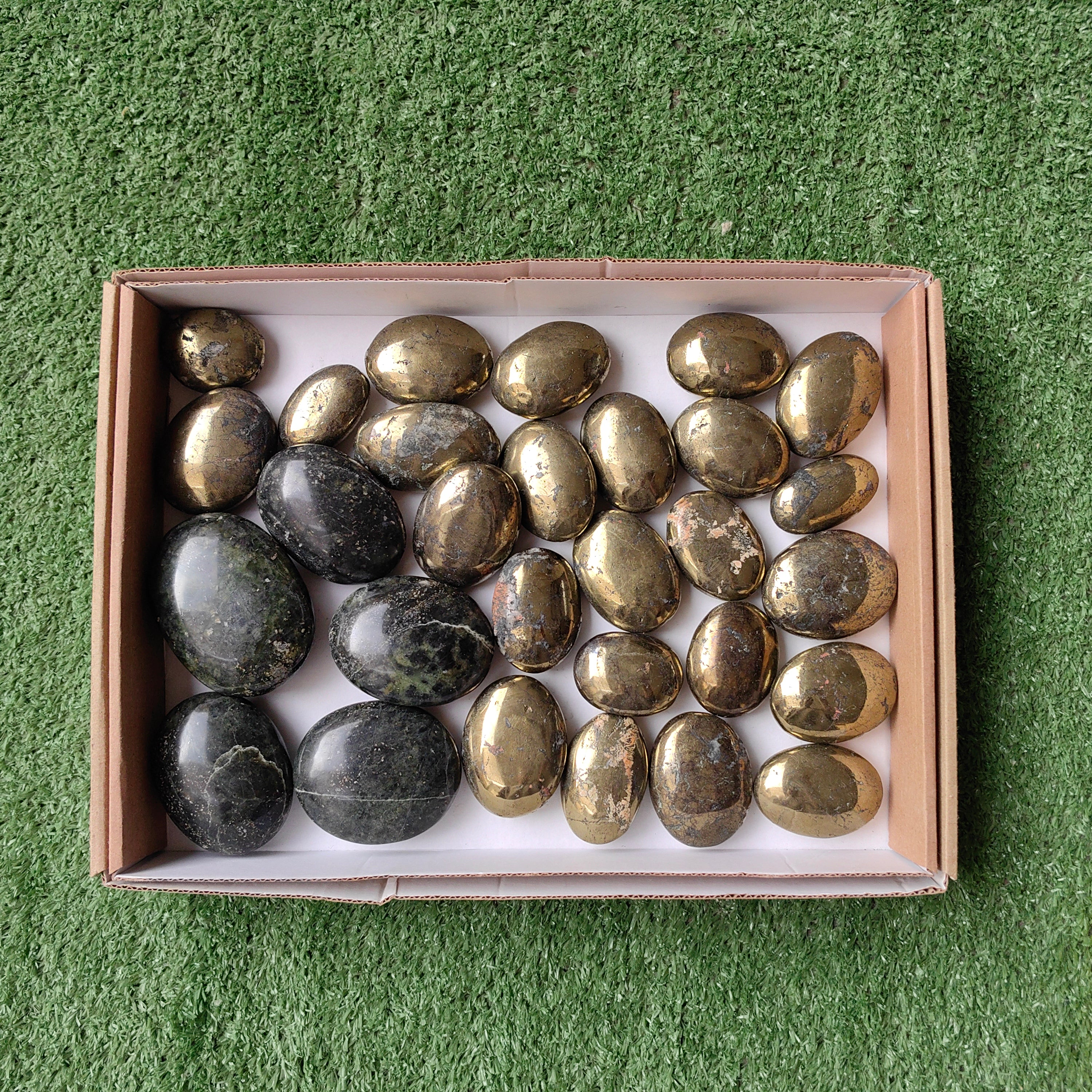Lot 24 pcs Chalcopyrite palm /  5  pcs nefrite palm