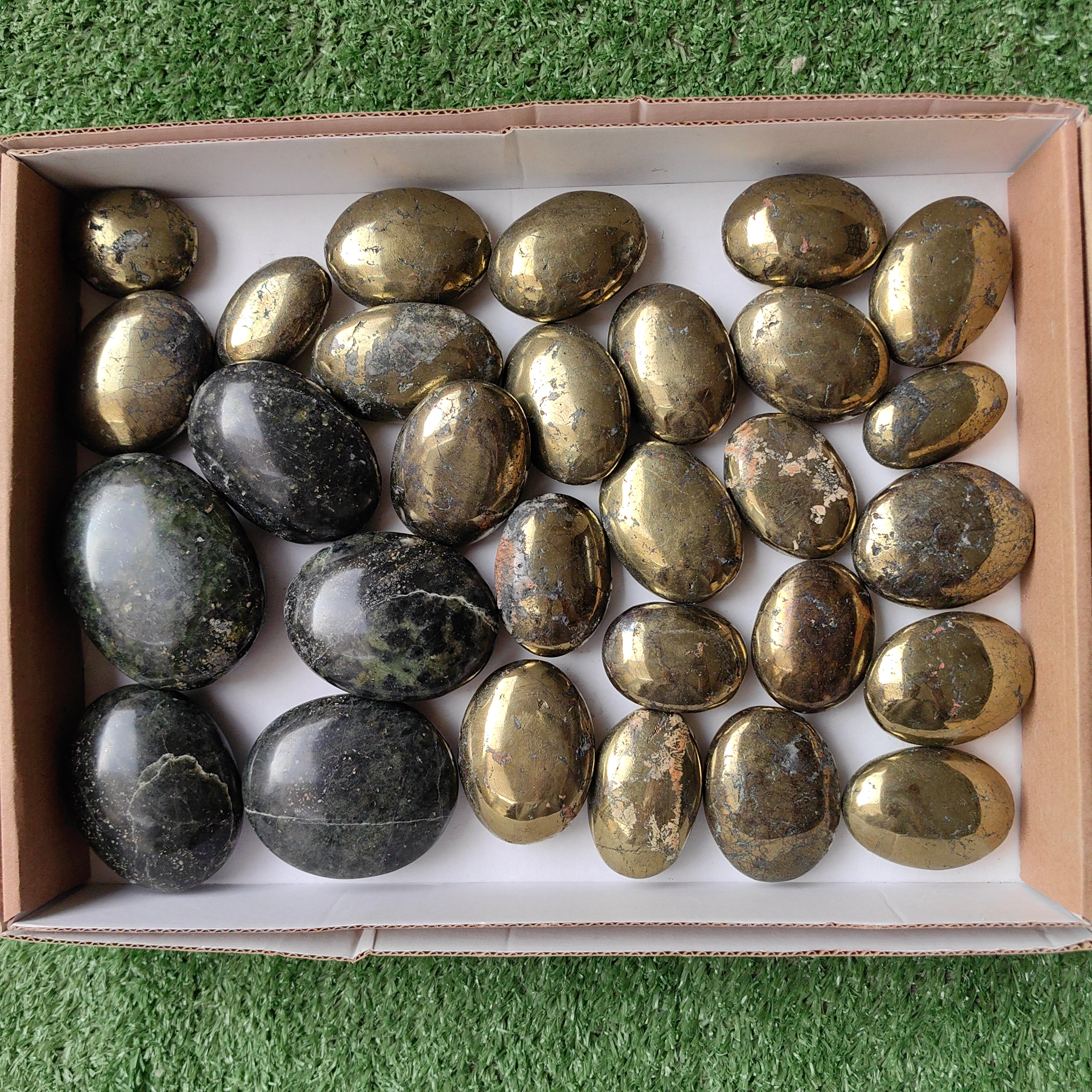 Lot 24 pcs Chalcopyrite palm /  5  pcs nefrite palm
