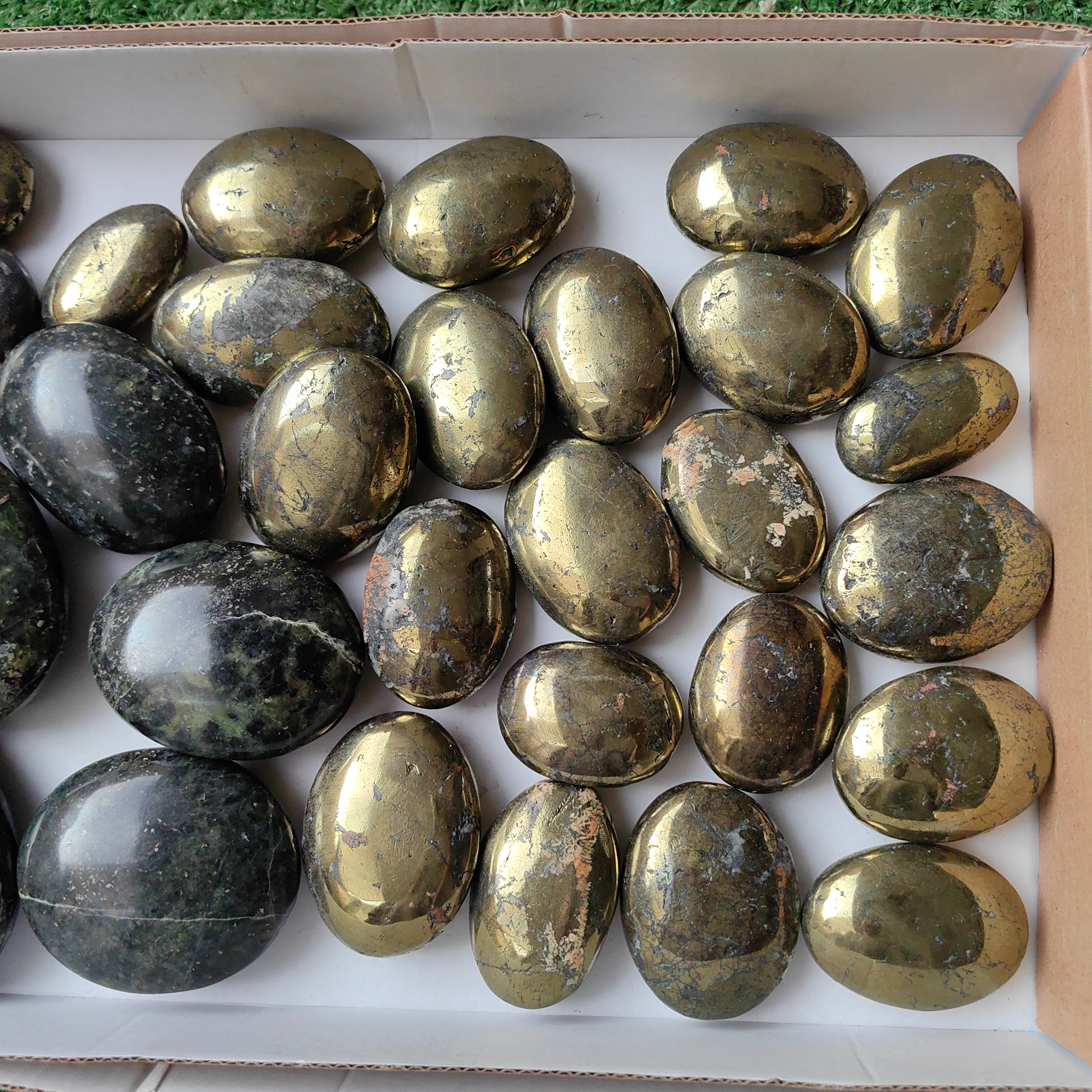 Lot 24 pcs Chalcopyrite palm /  5  pcs nefrite palm