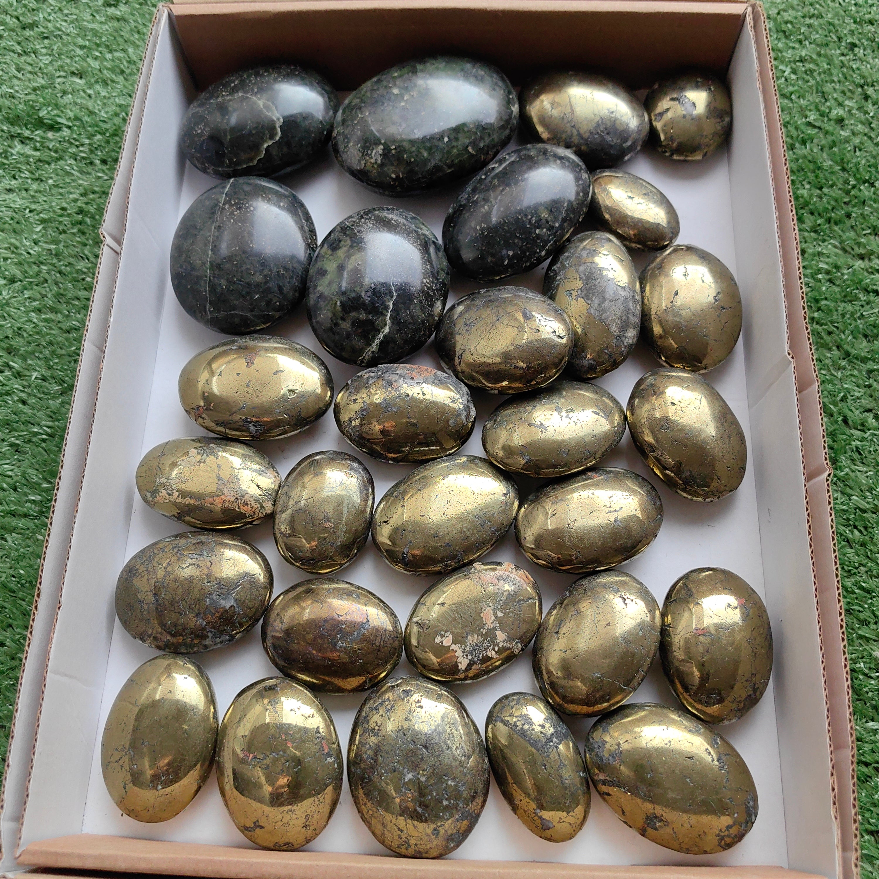 Lot 24 pcs Chalcopyrite palm /  5  pcs nefrite palm
