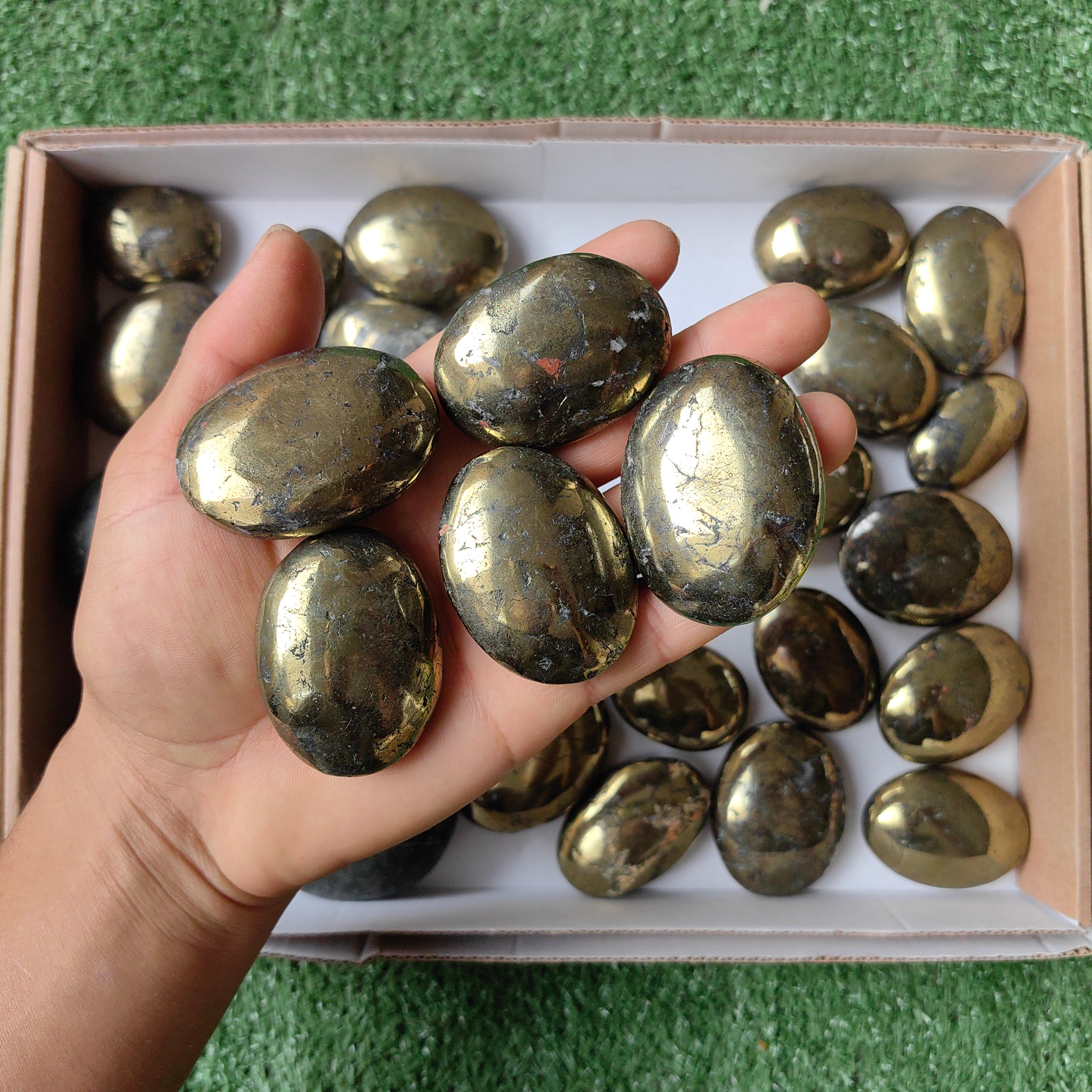 Lot 24 pcs Chalcopyrite palm /  5  pcs nefrite palm