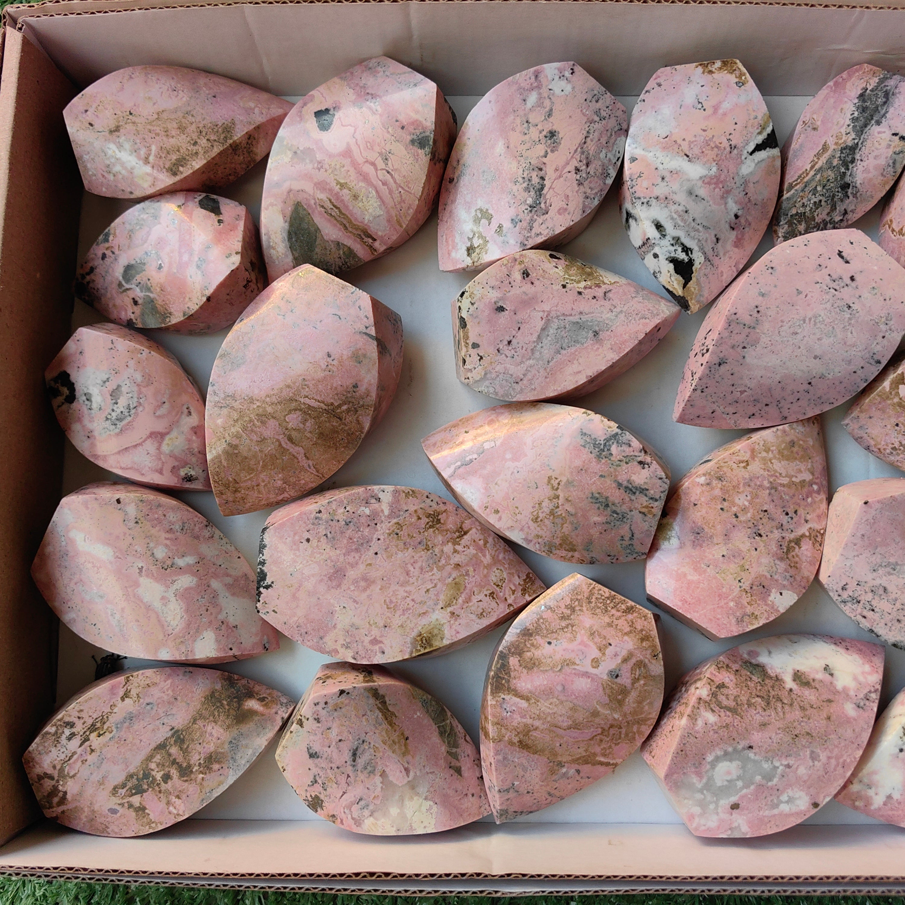 Lot 22 pcs Rhodonite Flame
