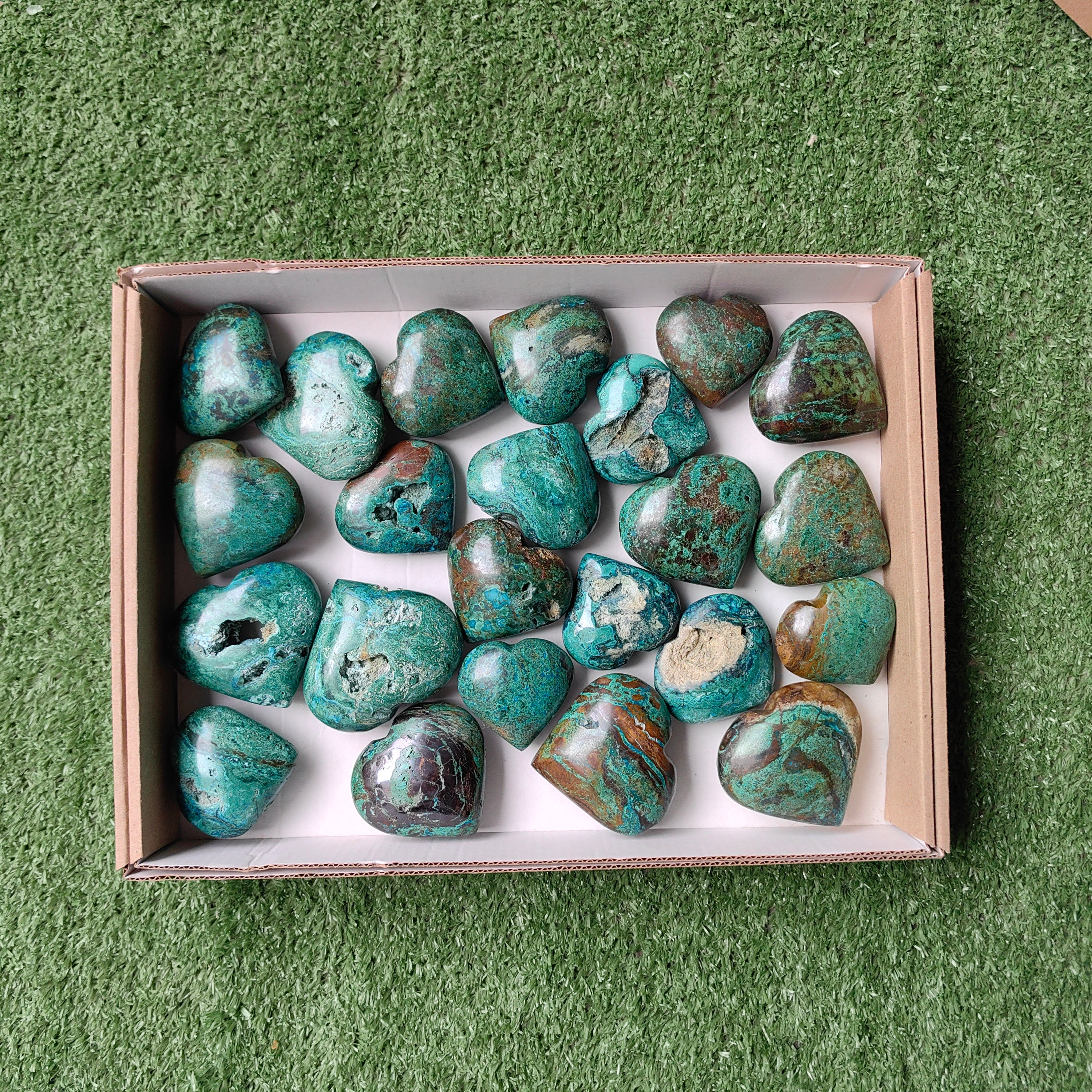 Lot 23 pcs Chrysocolla on Malachite Heart