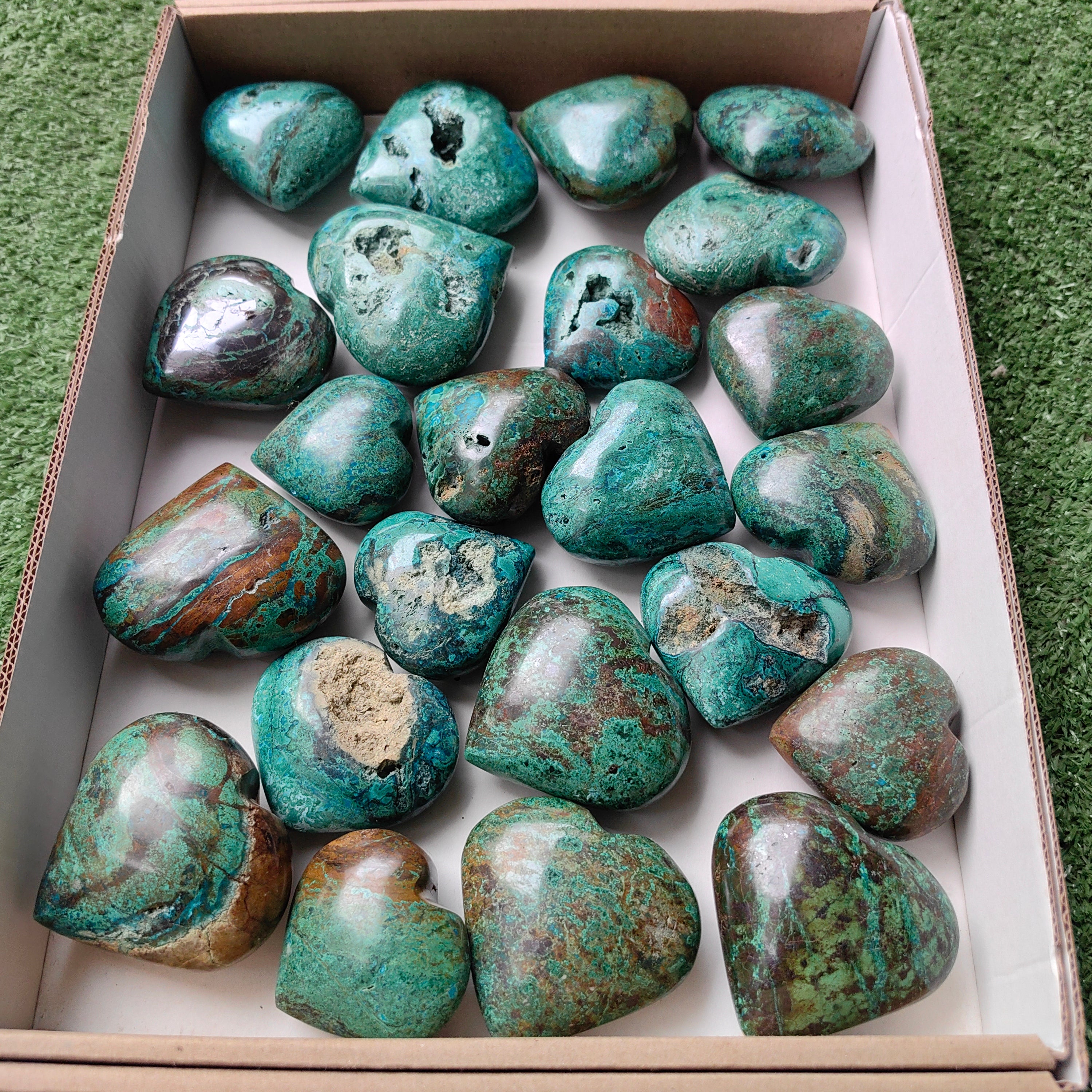 Lot 23 pcs Chrysocolla on Malachite Heart