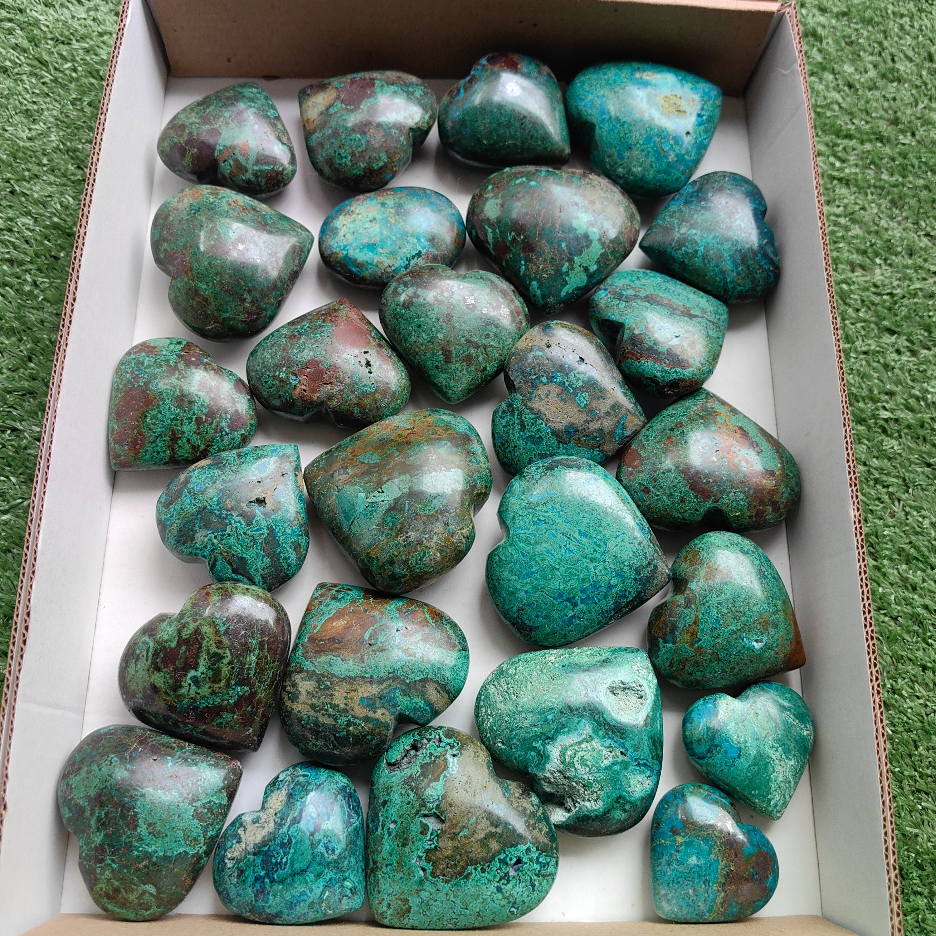 Lot 26 pcs Chrysocolla on Malachite Heart