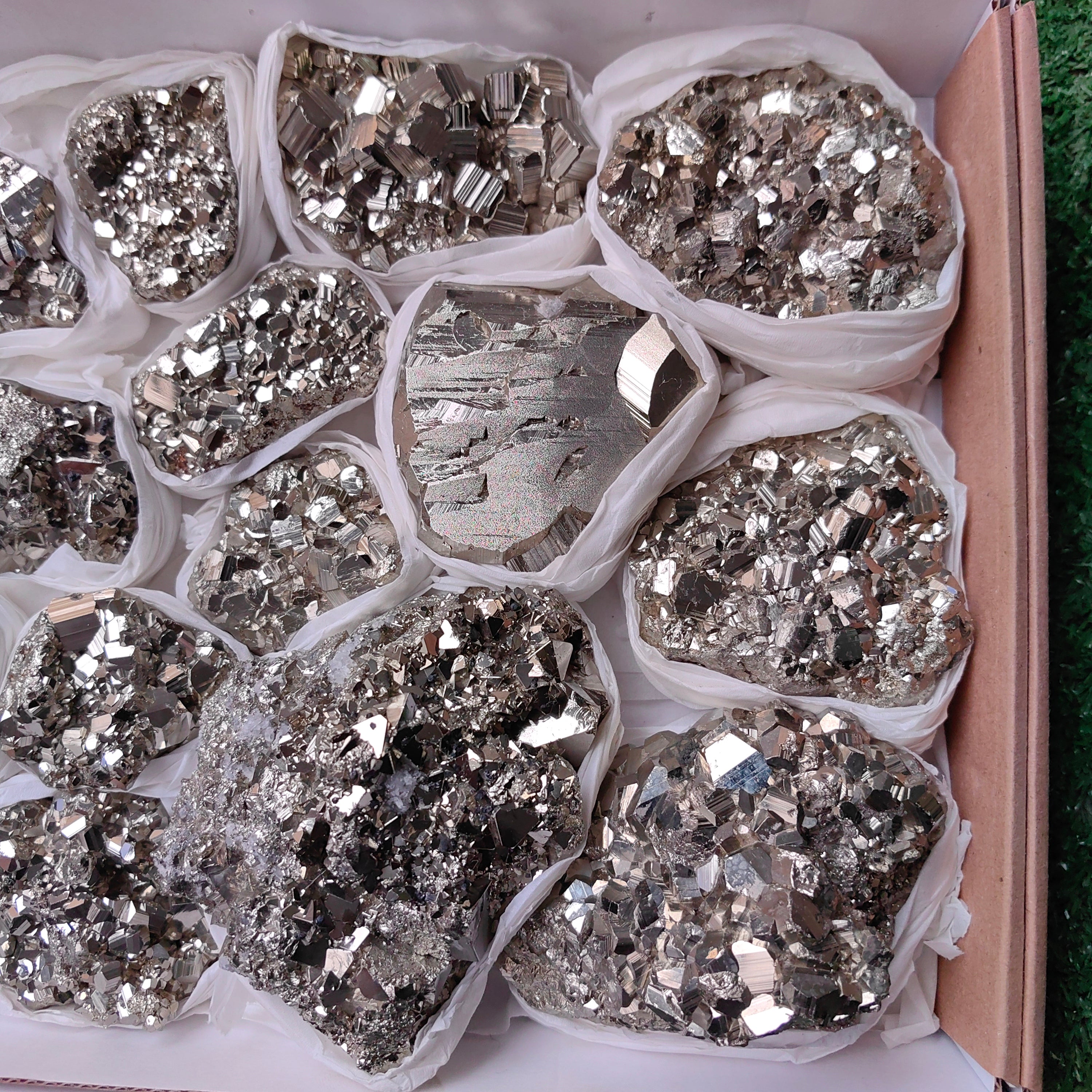 Lot 18 pcs Pyrite Geometric rough