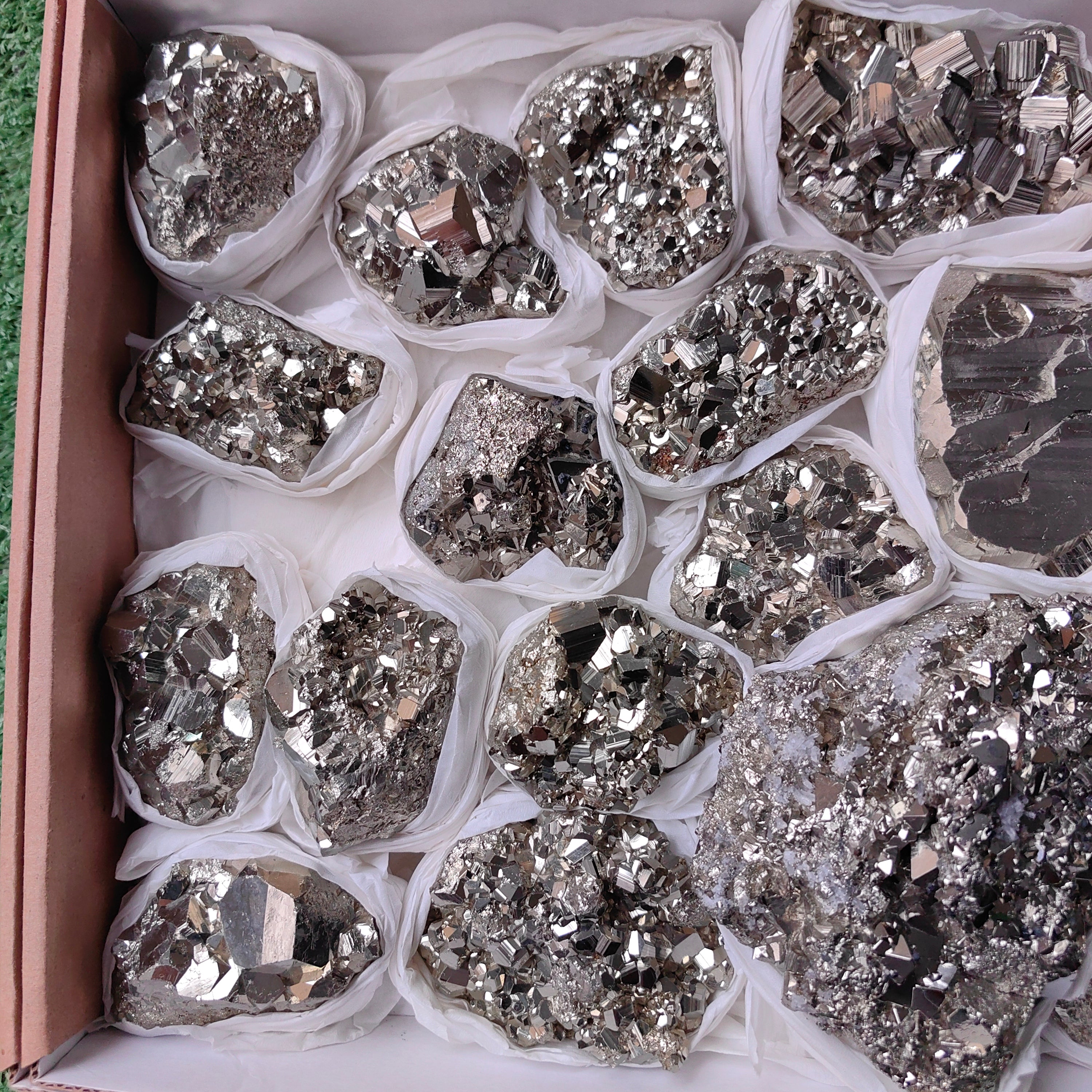 Lot 18 pcs Pyrite Geometric rough