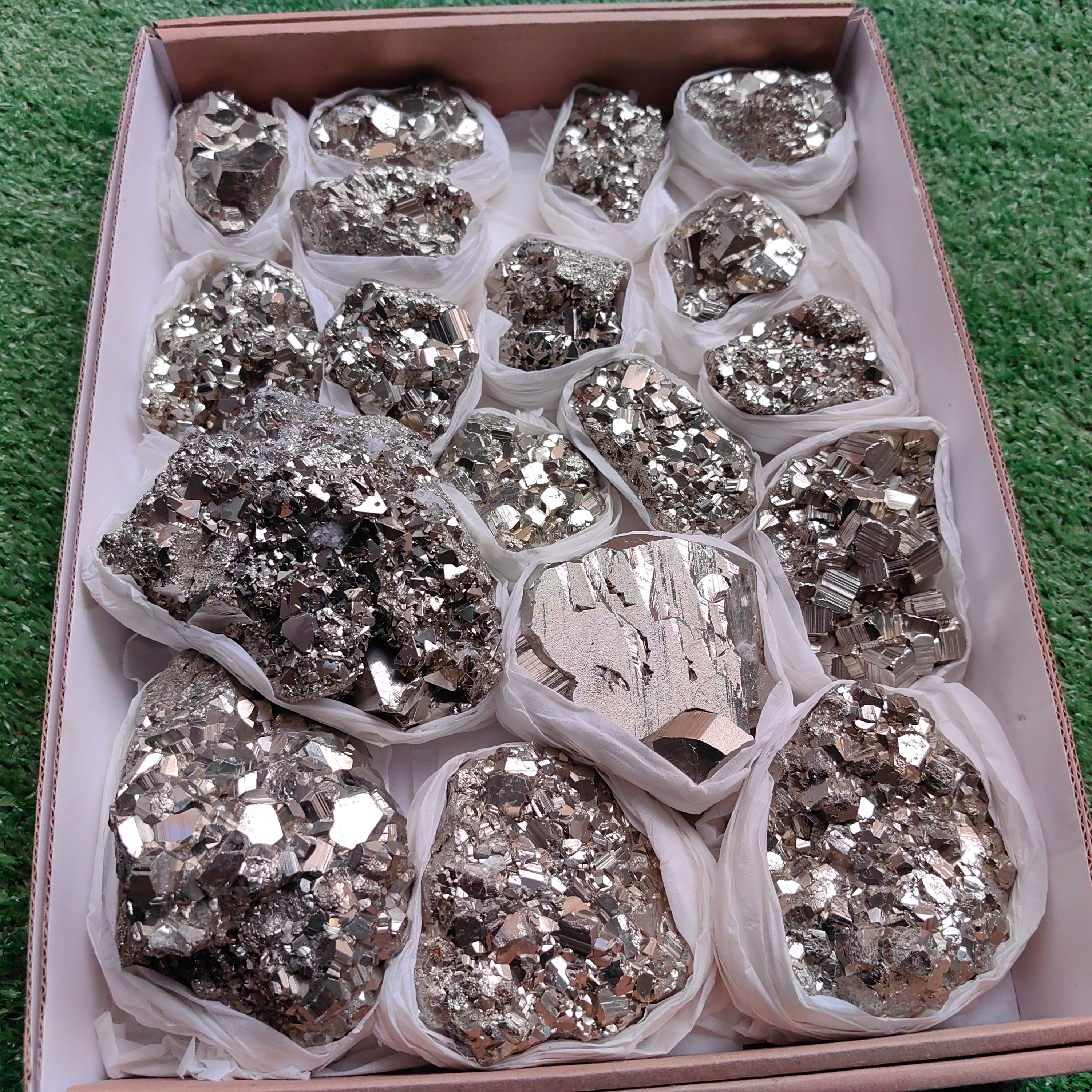 Lot 18 pcs Pyrite Geometric rough