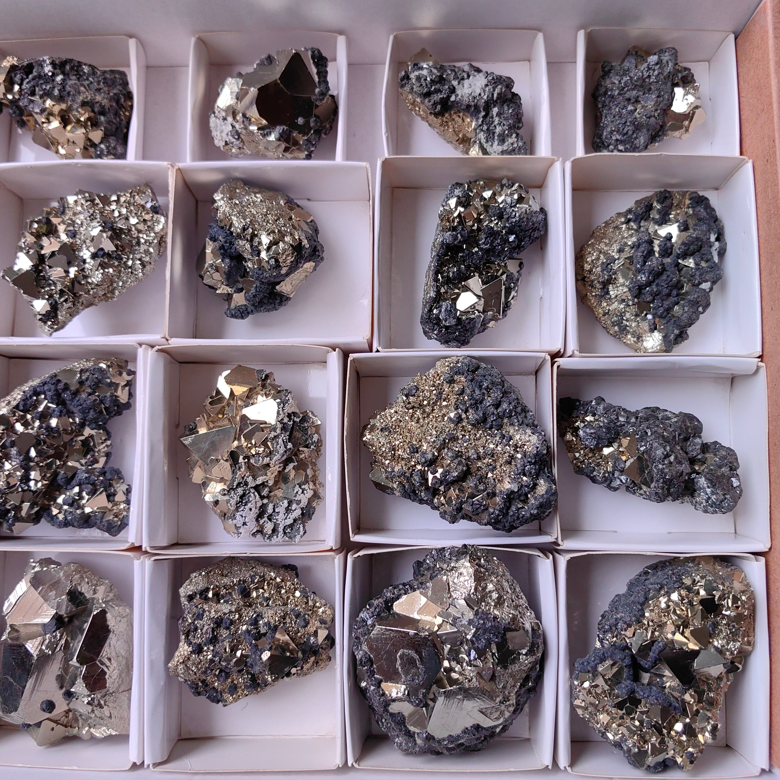 Lot 20 pcs Pyrite Geometric with sphalerite rough