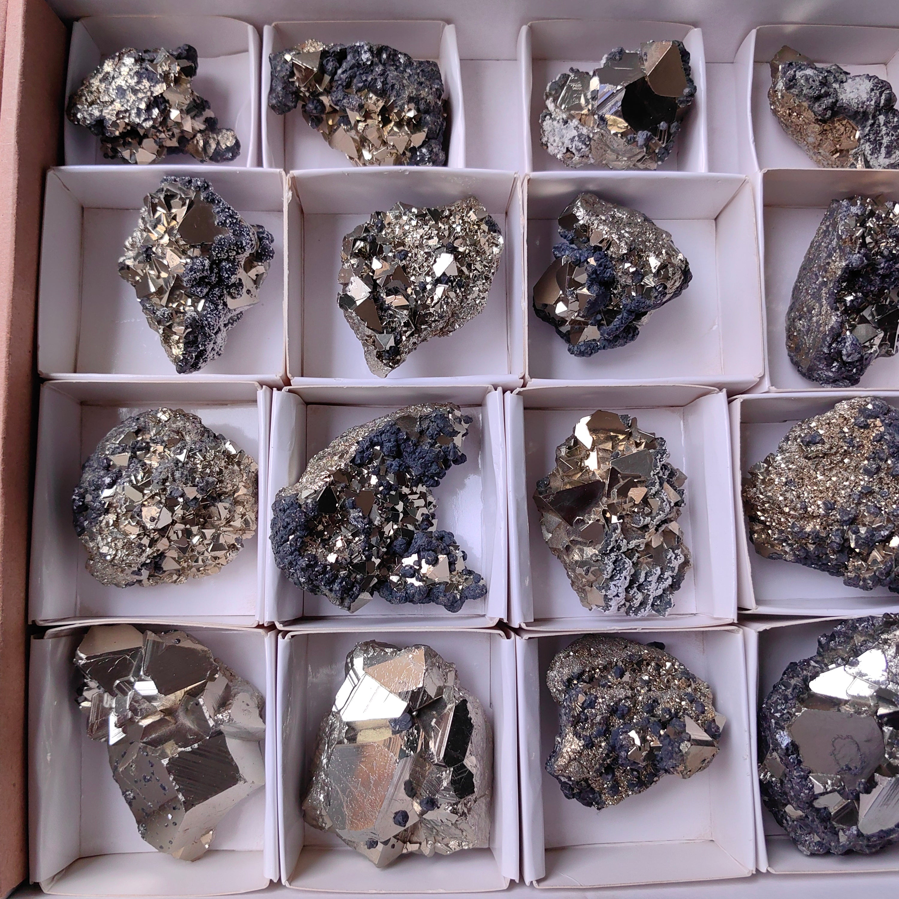 Lot 20 pcs Pyrite Geometric with sphalerite rough