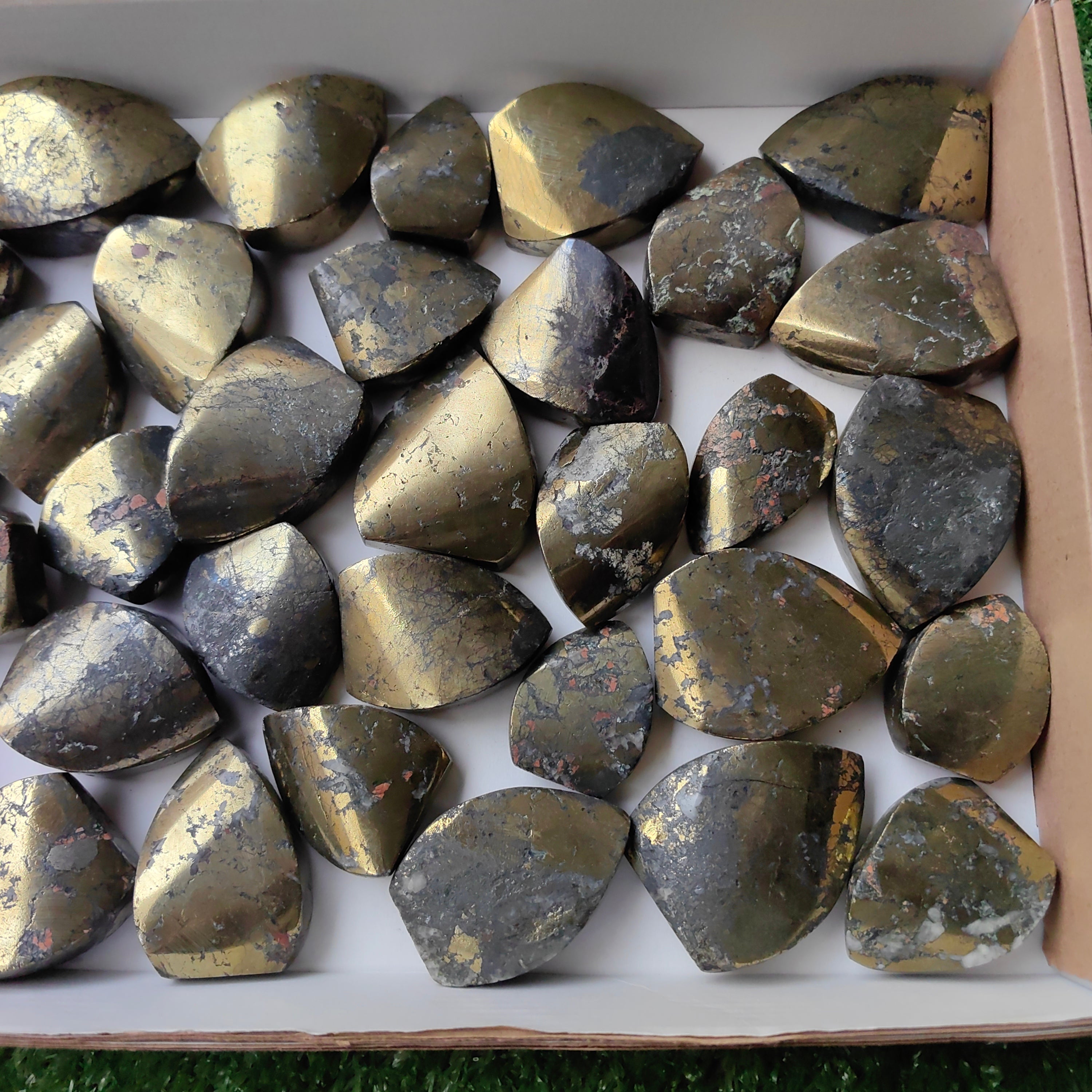Lot 34 pcs Chalcopyrite Flames