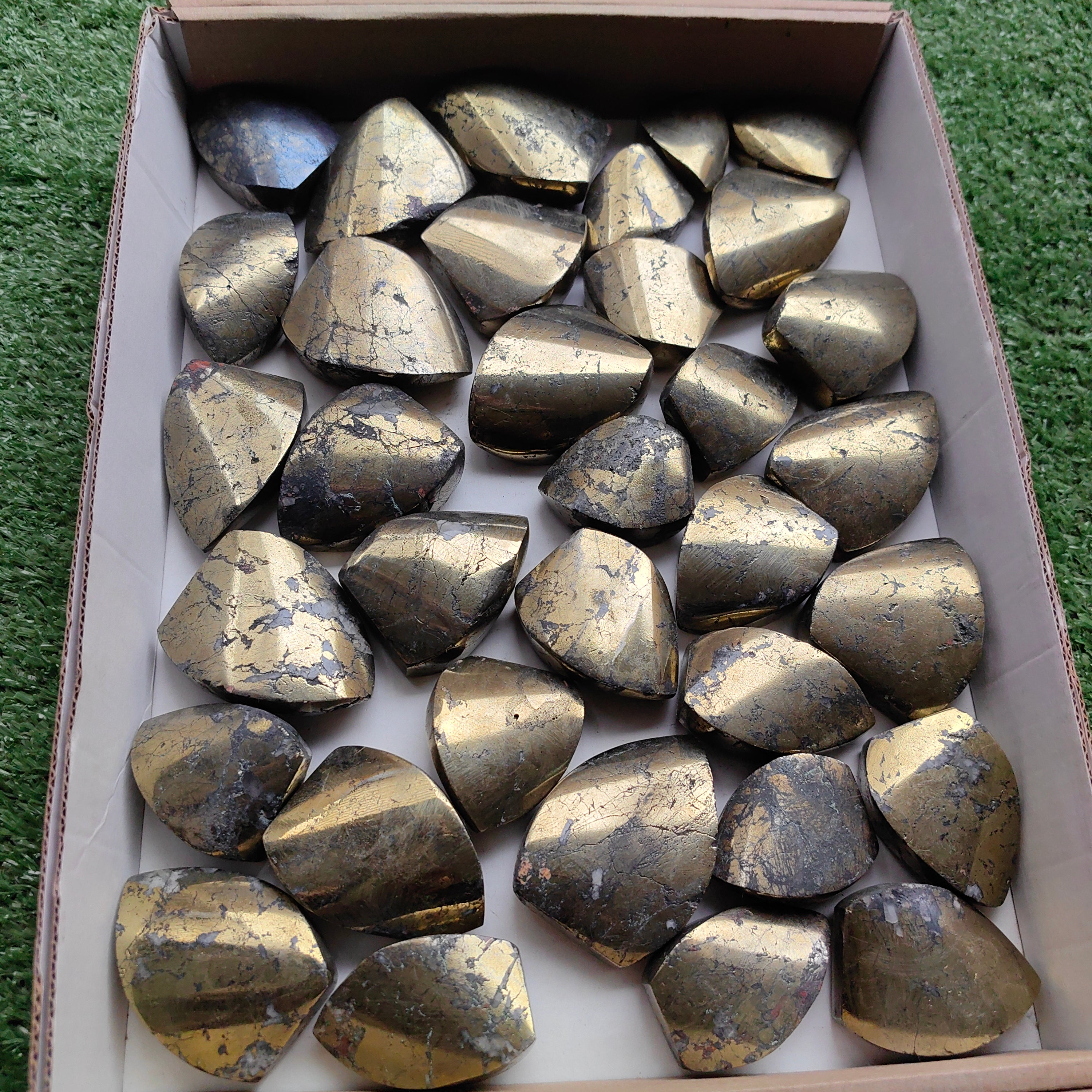 Lot 34 pcs Chalcopyrite Flames