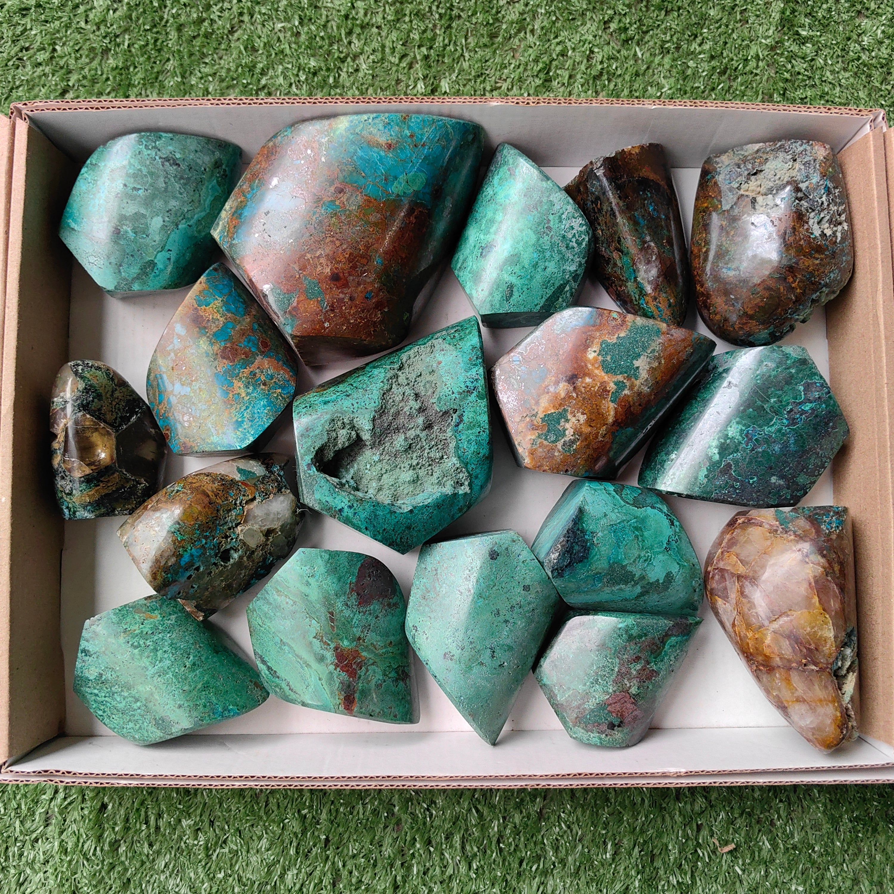 Lot 17 pcs Chrysocolla on Malchite Flame