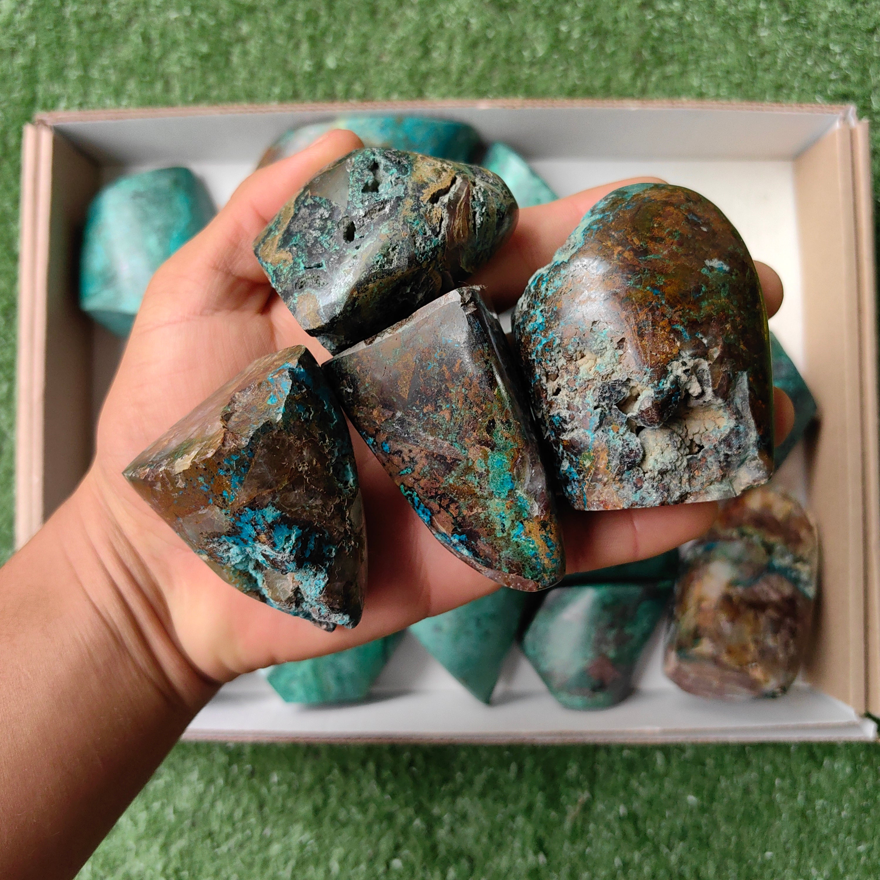 Lot 17 pcs Chrysocolla on Malchite Flame