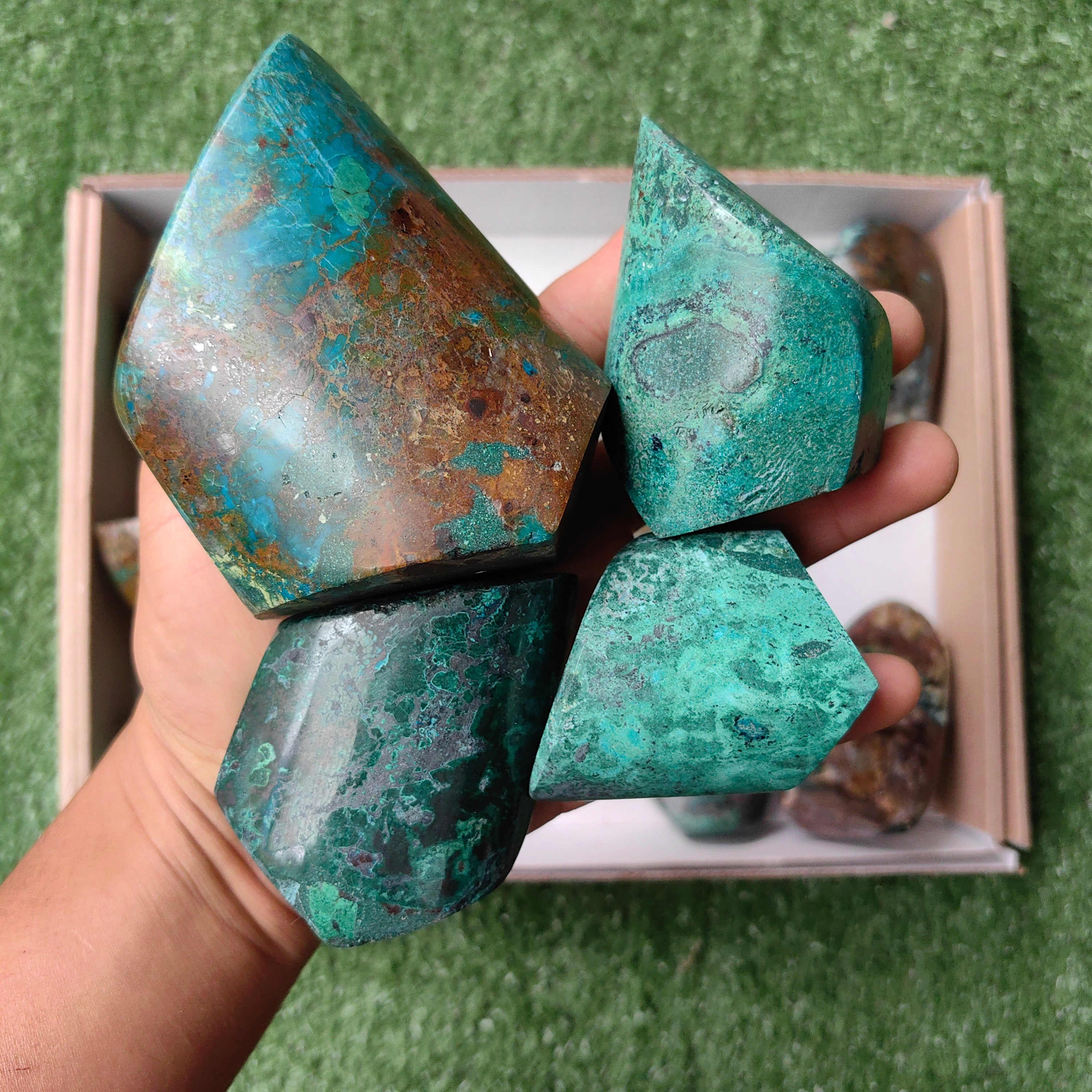Lot 17 pcs Chrysocolla on Malchite Flame