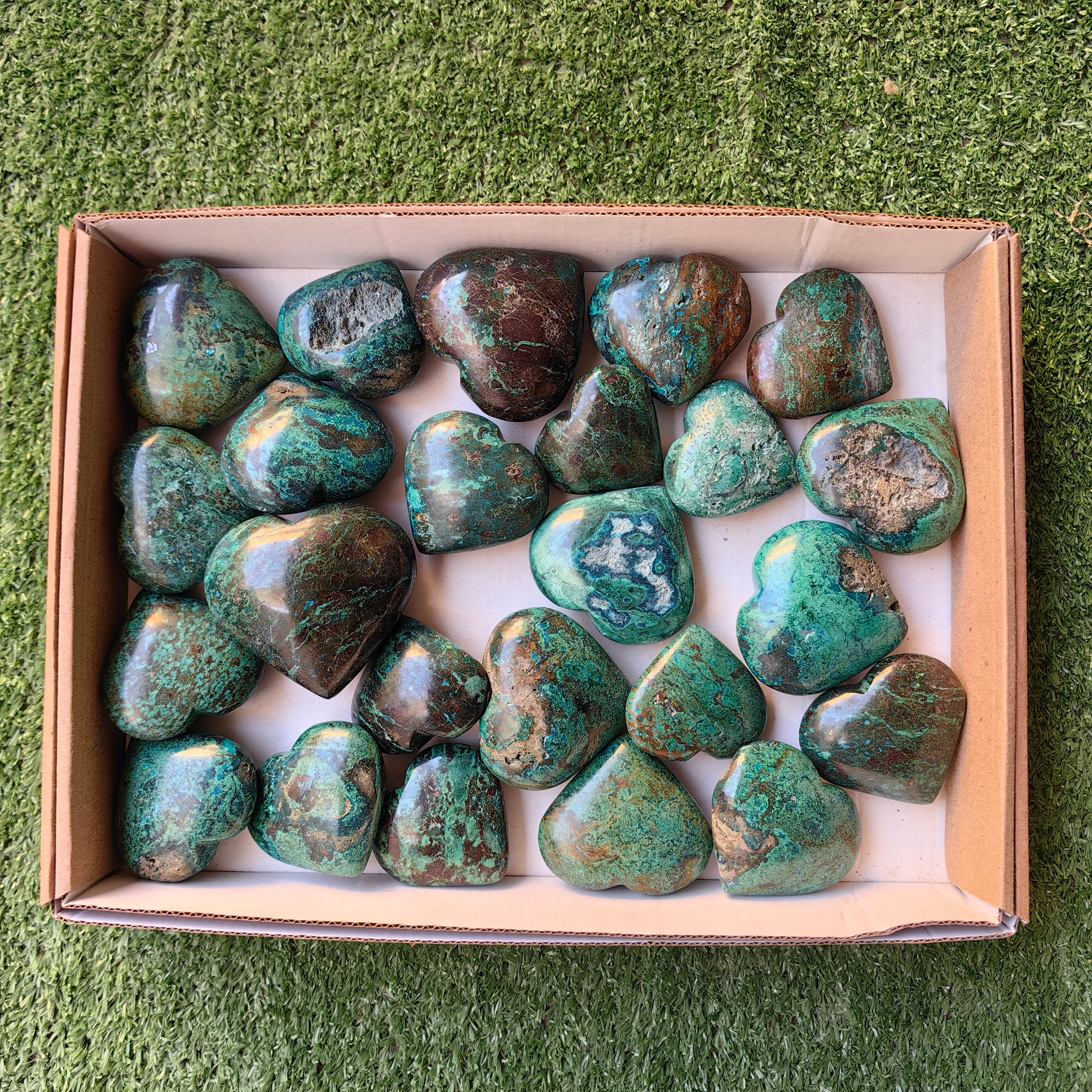 Lot 24 pcs Chrysocolla on Malachite Heart