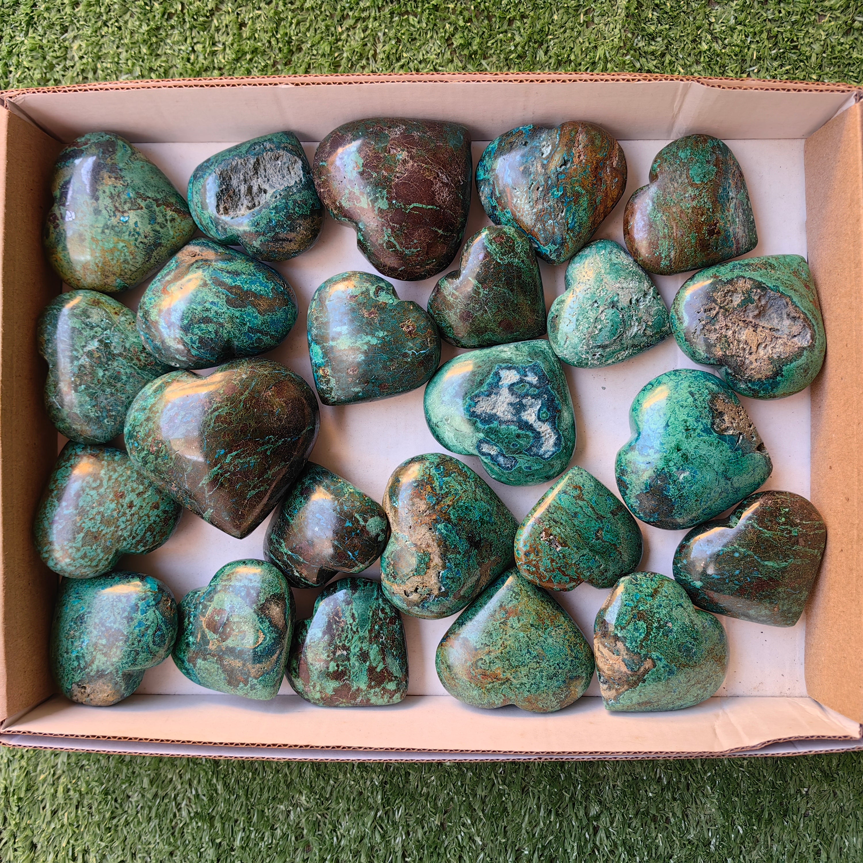 Lot 24 pcs Chrysocolla on Malachite Heart