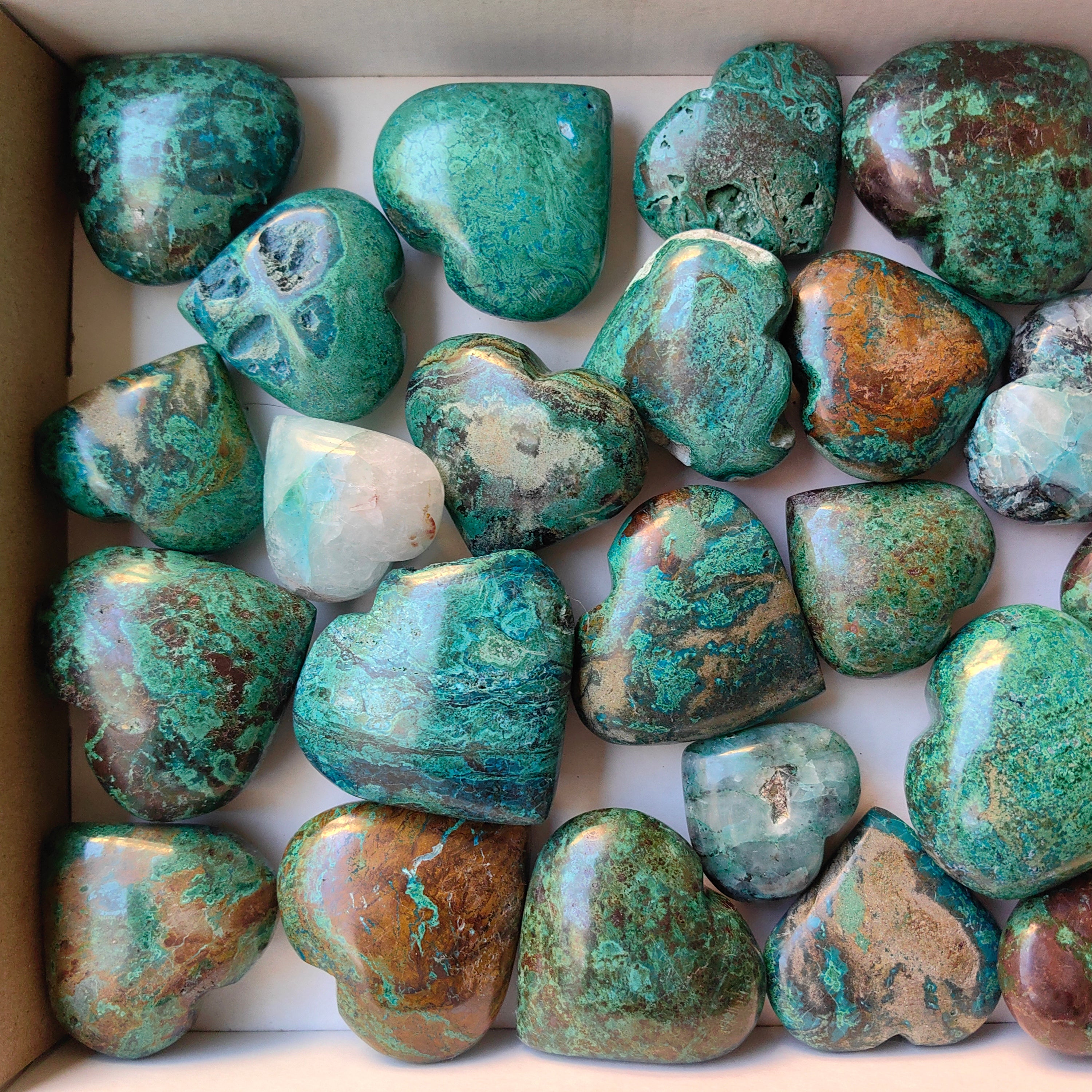 Lot 27 pcs Chrysocolla on Malachite heart