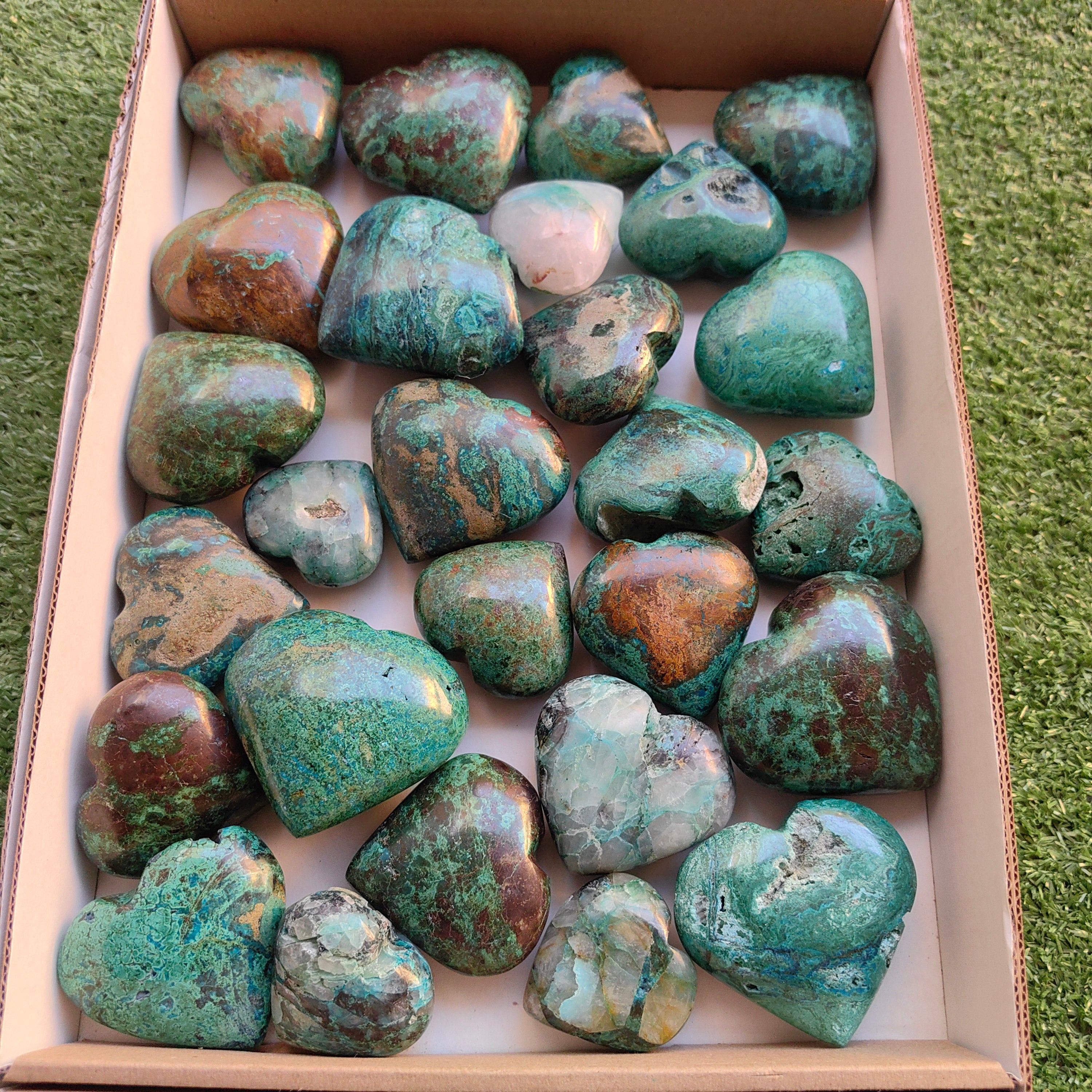 Lot 27 pcs Chrysocolla on Malachite heart