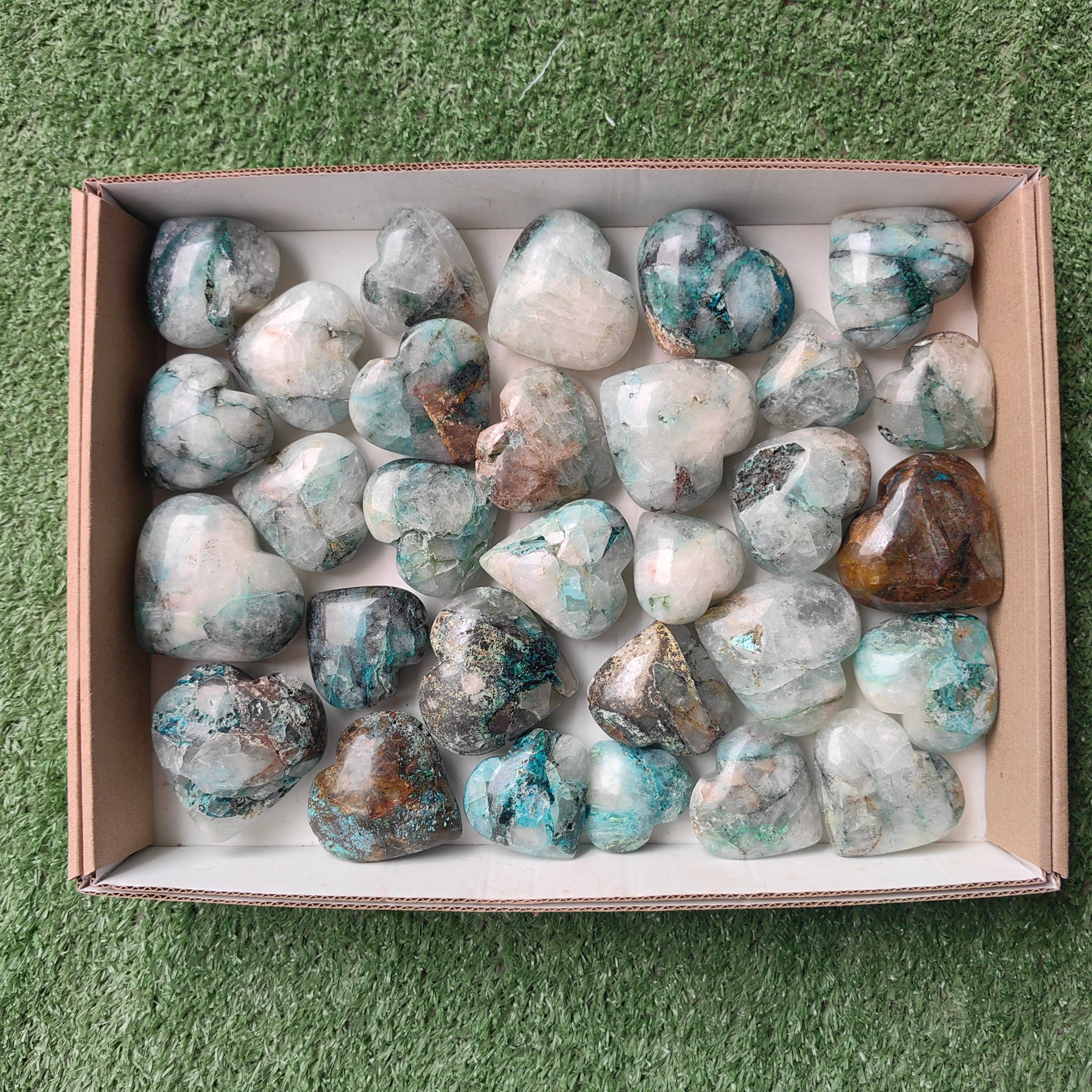 Lot 30 pcs Chrysocolla on Quartz Heart