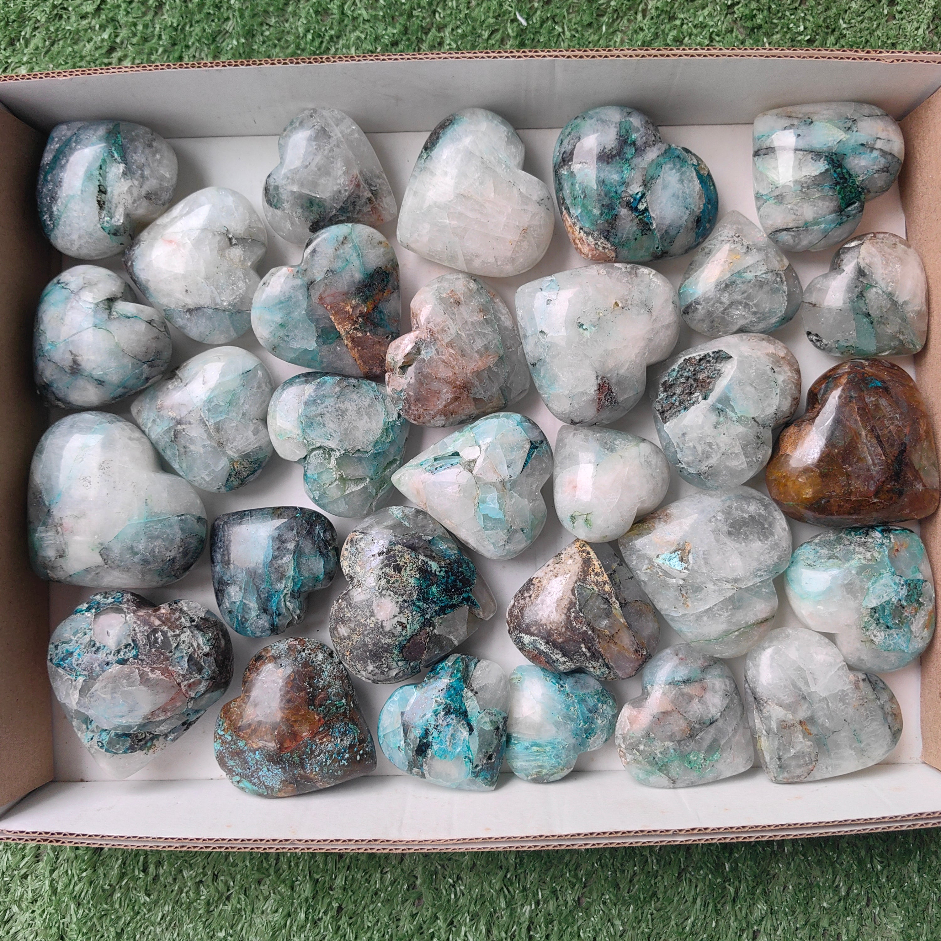 Lot 30 pcs Chrysocolla on Quartz Heart