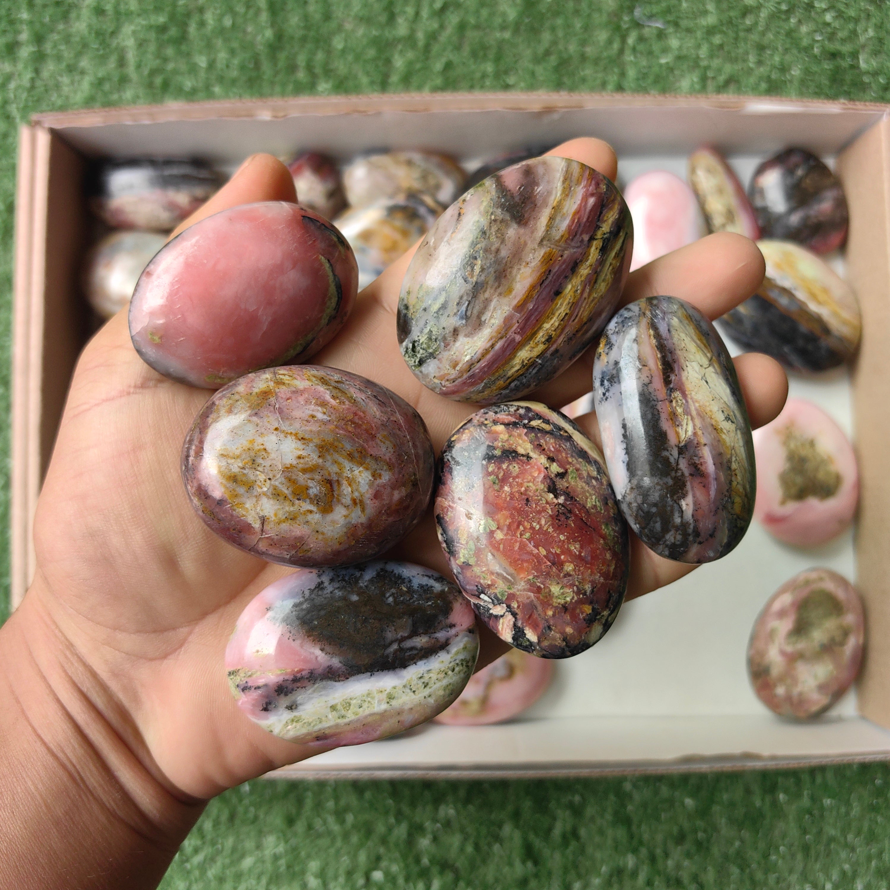 Lot 34 pcs Strawberry Pink Opal Palm