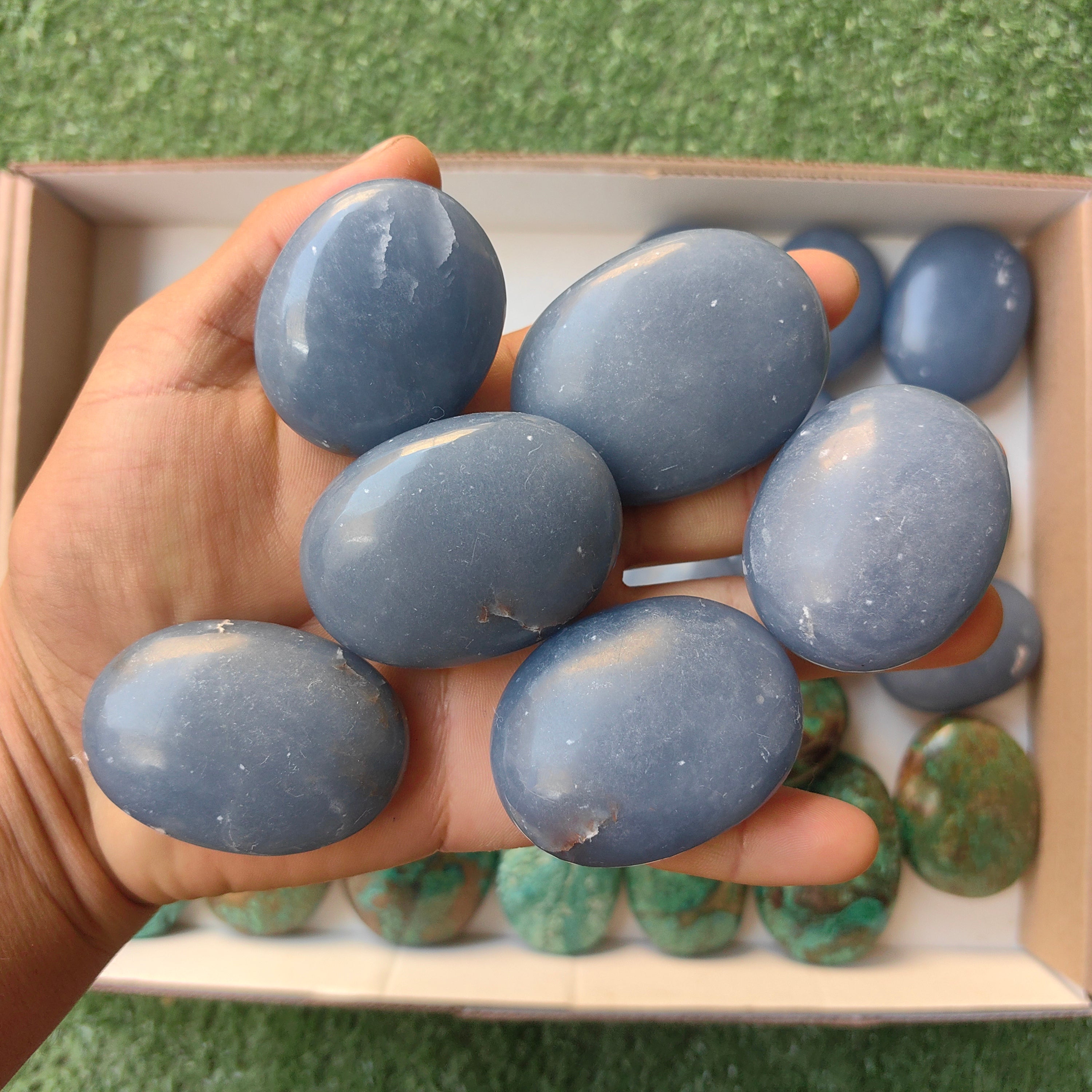 Lot 18 pcs Angelite palm / 10 pcsChrysocolla on Malachite Palm