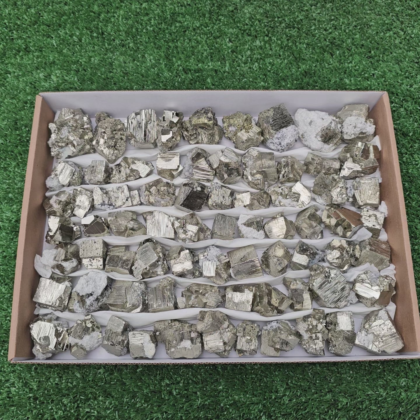 Load video: 70 pc pyrite Cubic
