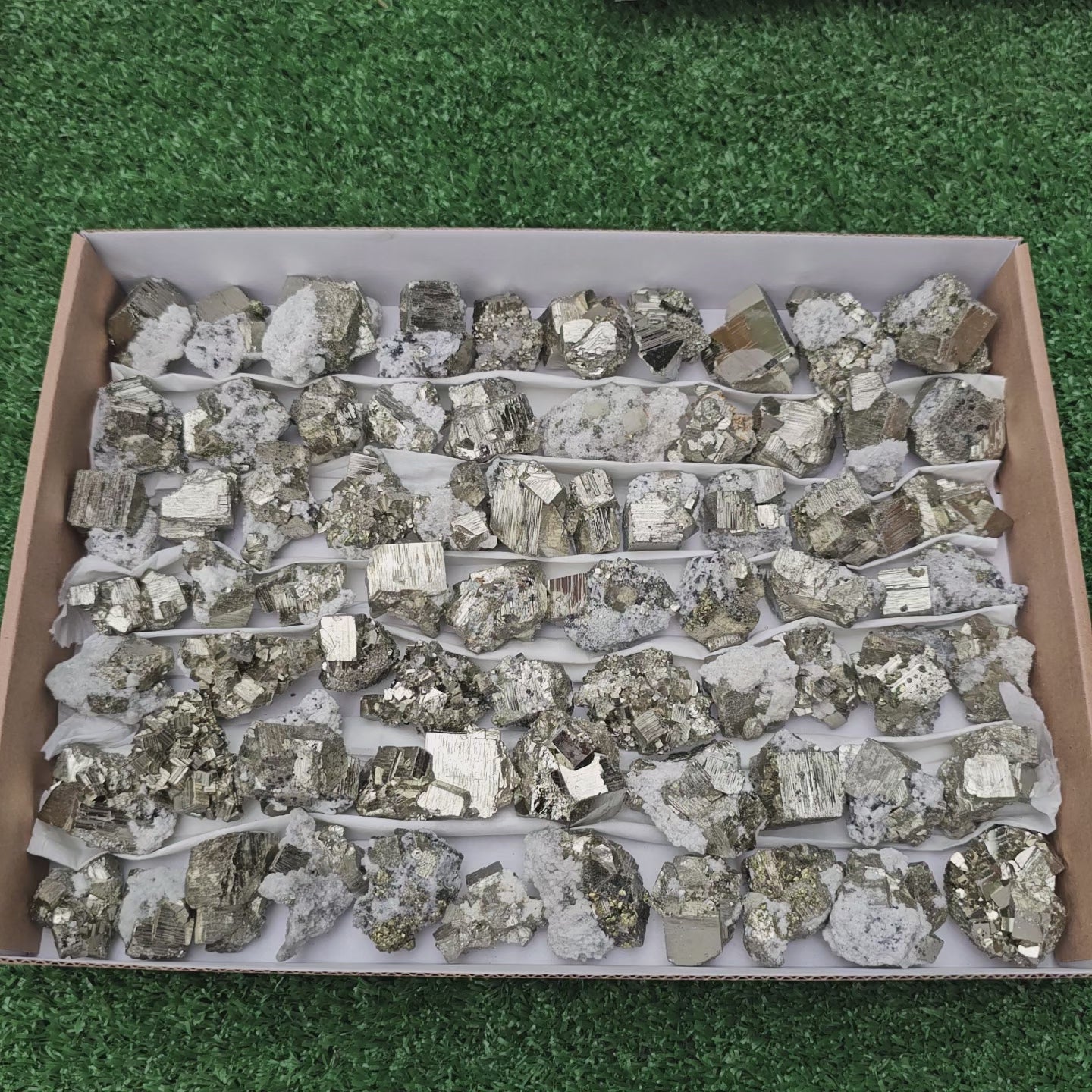 Load video: 70 pc pyrite Cubic box