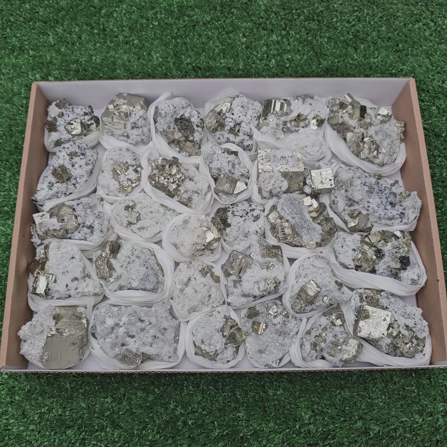 Load video: 30 pc pyrite Cubic