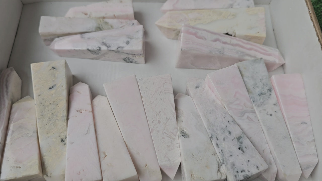 Load video: Lot 18 Mangano Calcite Tower