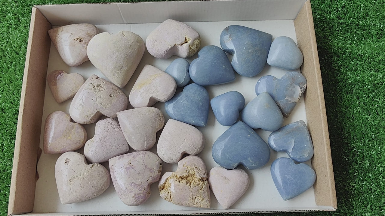 Load video: Lot 25 pcs Phosphosiderite / Angelite Heart*