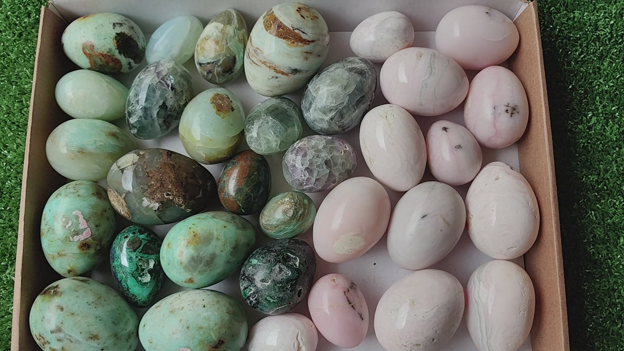 Load video: 28 pcs mixted stones eggs