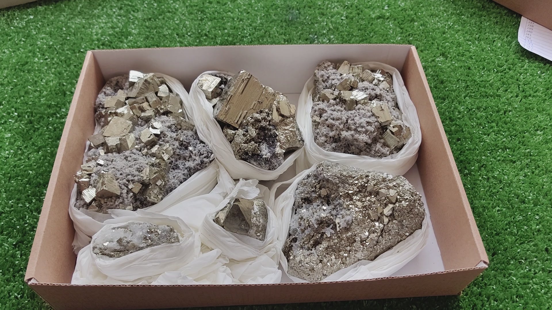 Load video: Box pyrite cubic