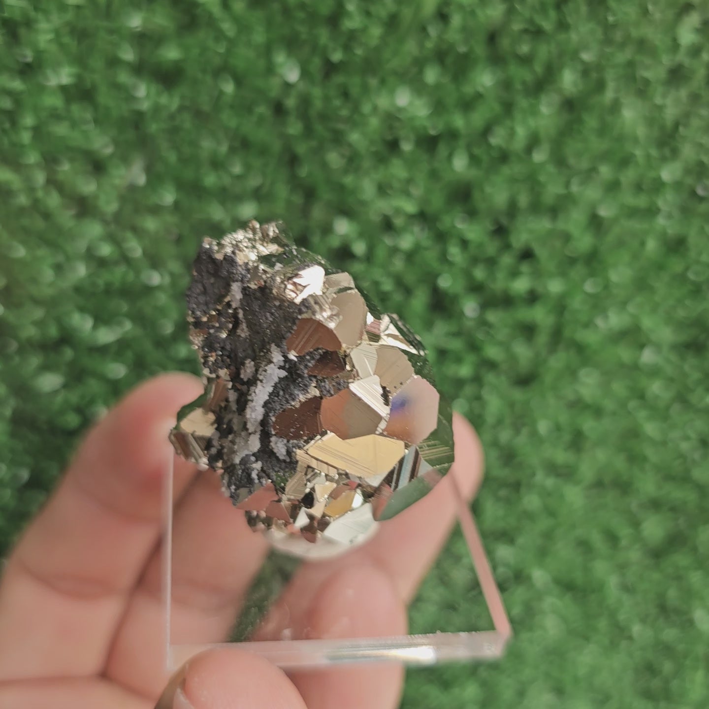 Load video: pyrite octahedral