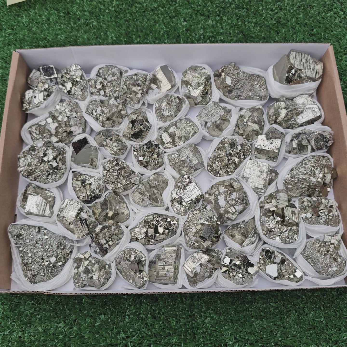 Load video: 50 pc pyrite Cubic