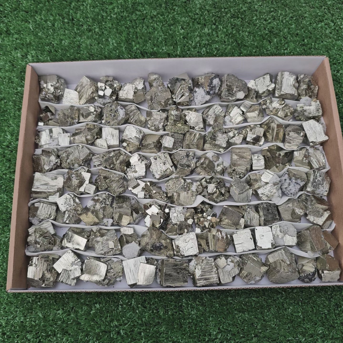 Load video: 90 pc pyrite Cubic